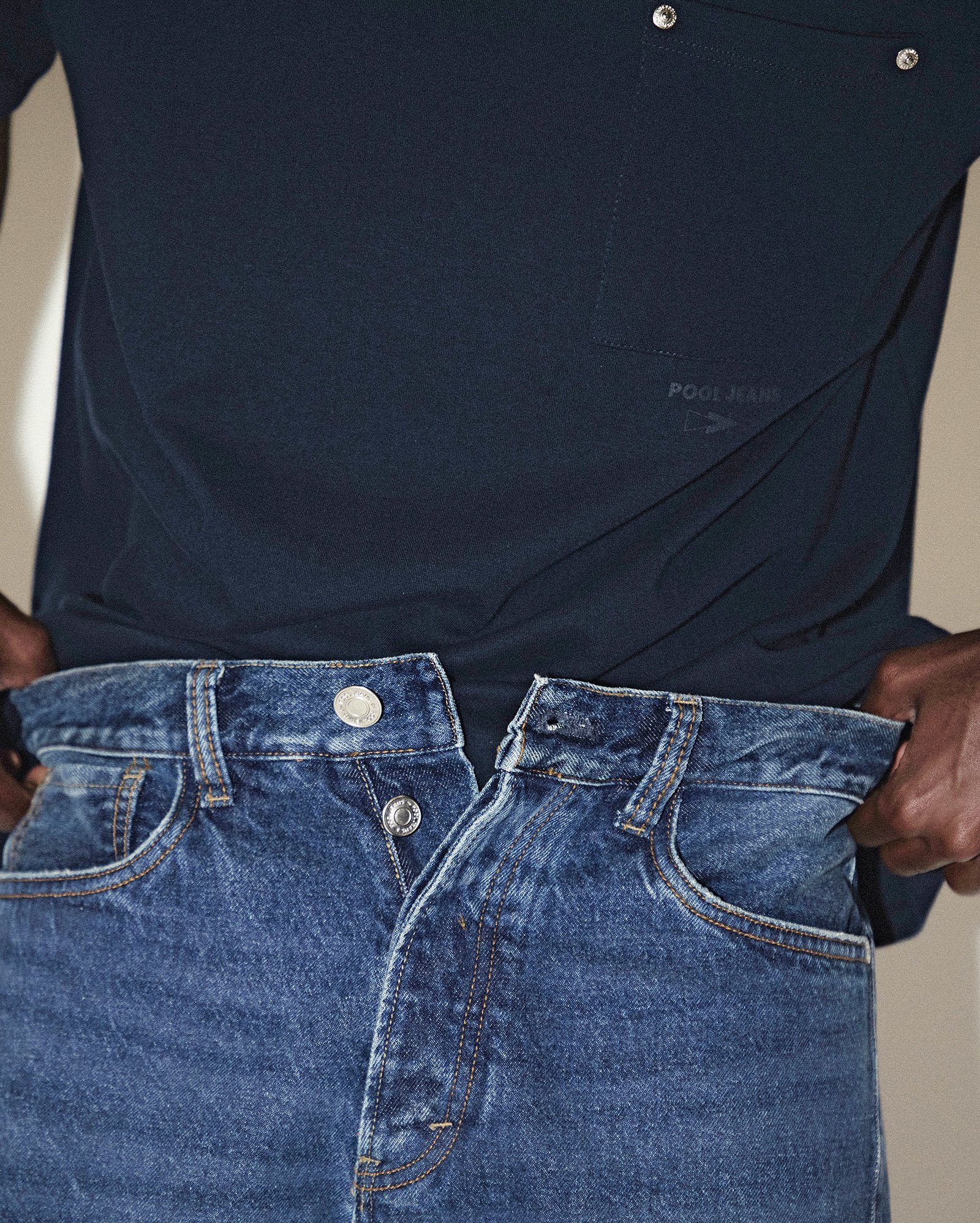 Calça jeans masculina relaxed estonada - Jeans Médio | Pool Jeans — foto 4