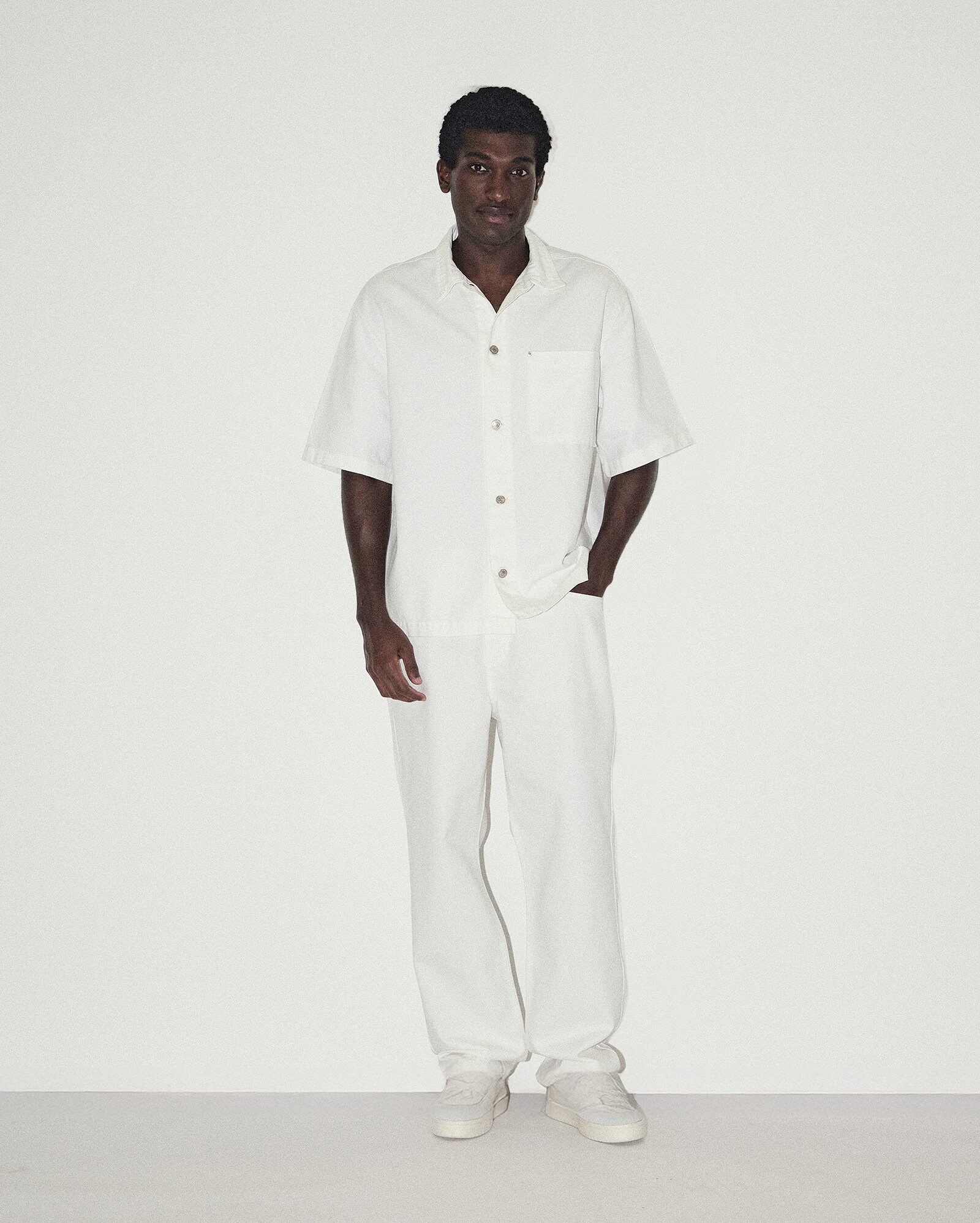 Camisa sarja masculina boxy com bolso - branca | Pool Jeans — foto 2
