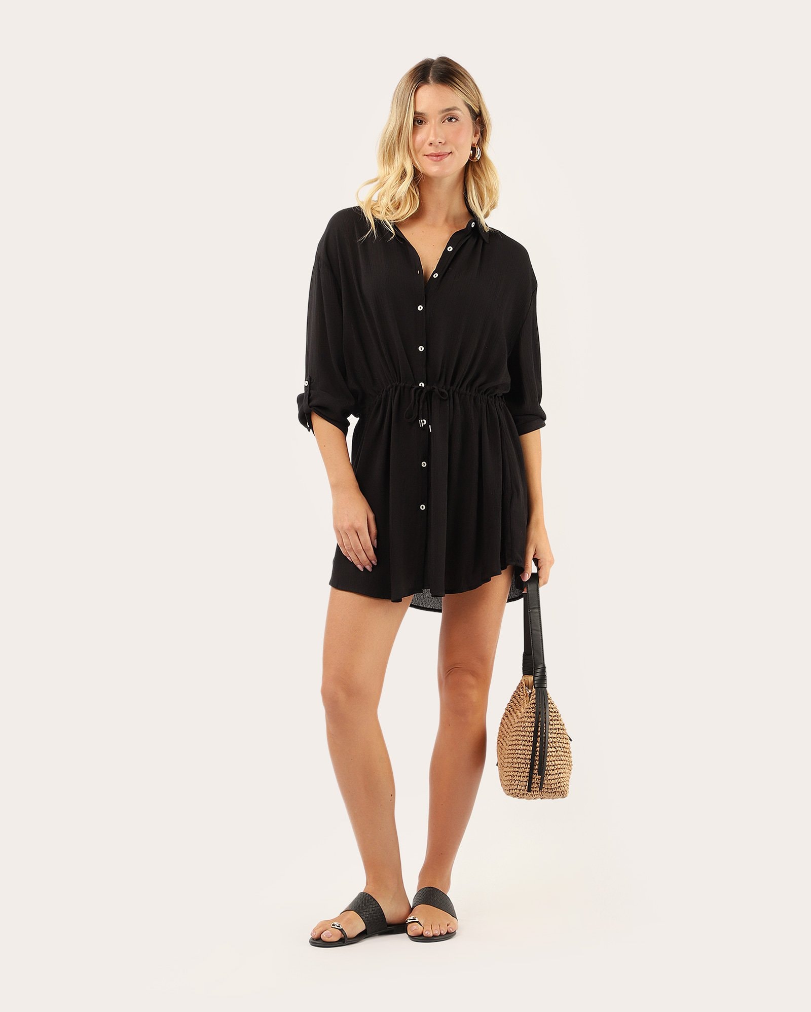 Saída de praia chemise acinturada com textura - preta