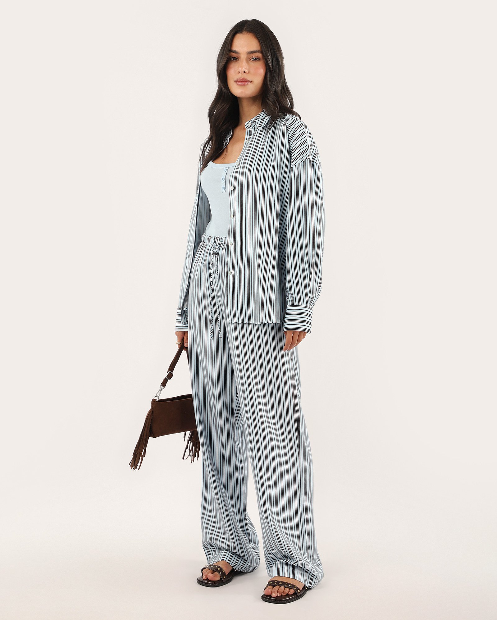 Camisa feminina ampla com viscolinho listrada - Azul Claro