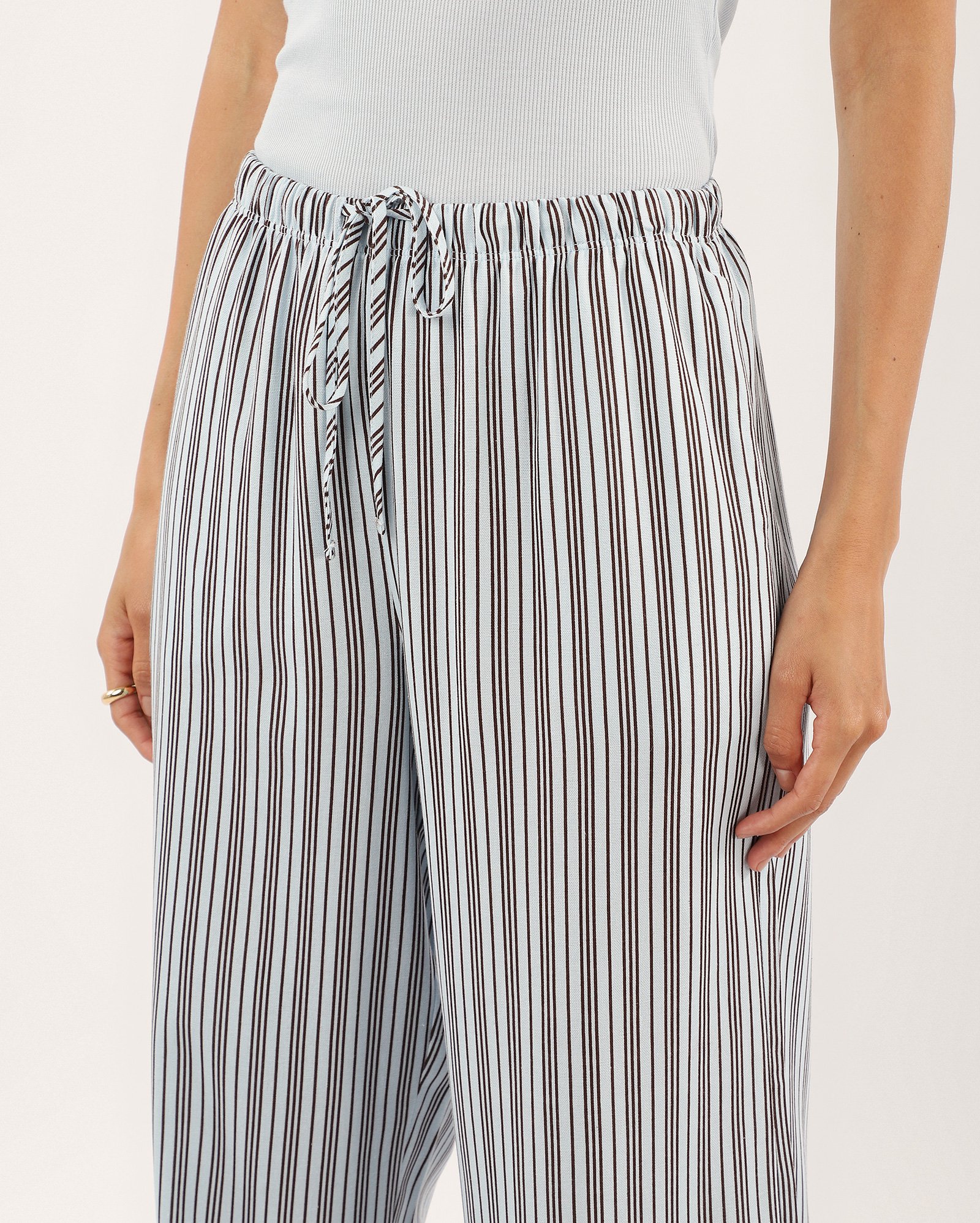 Calça feminina pantalona com viscolinho listrada - Azul Claro