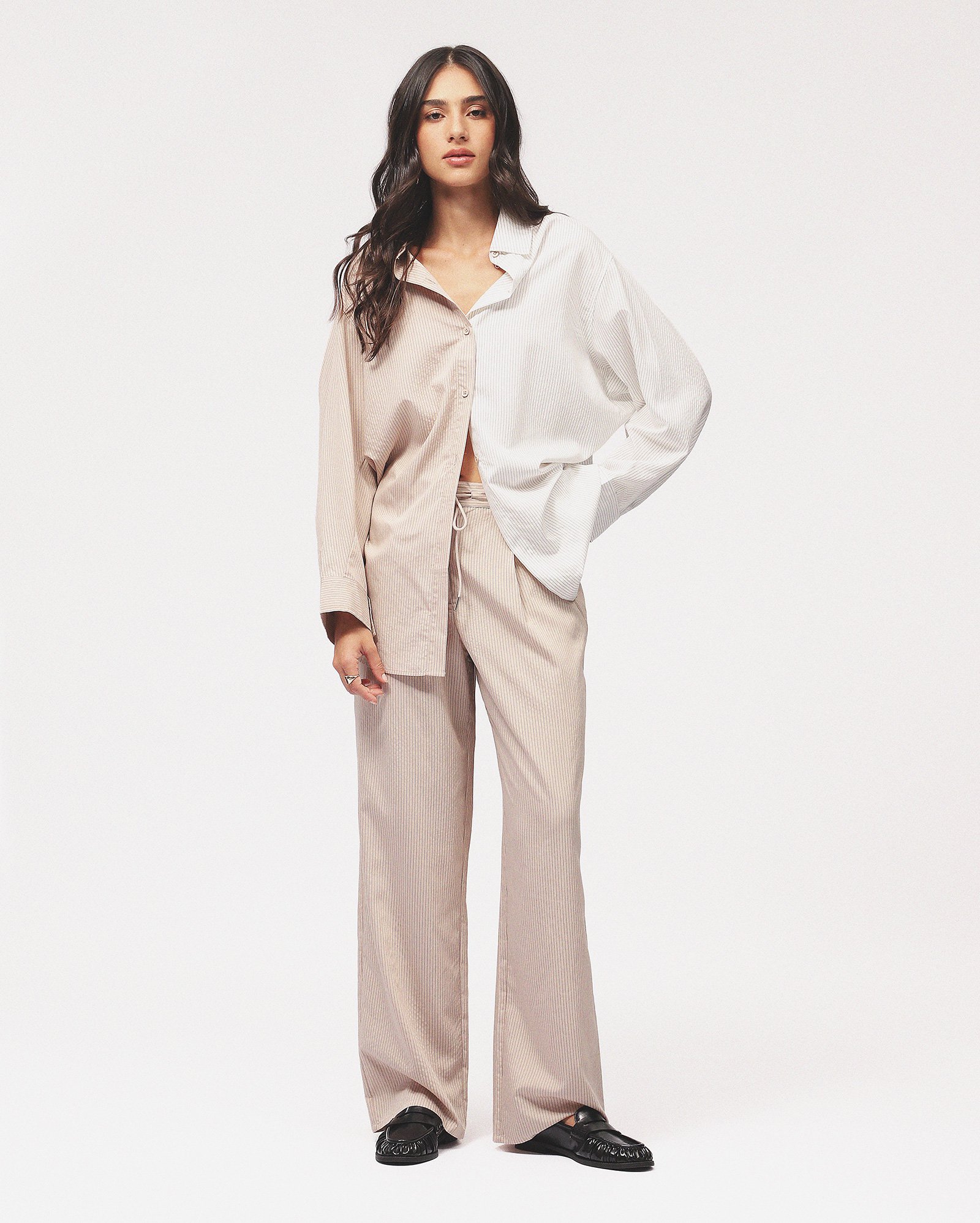 Calça feminina relaxed risca de giz com viscose - multicor