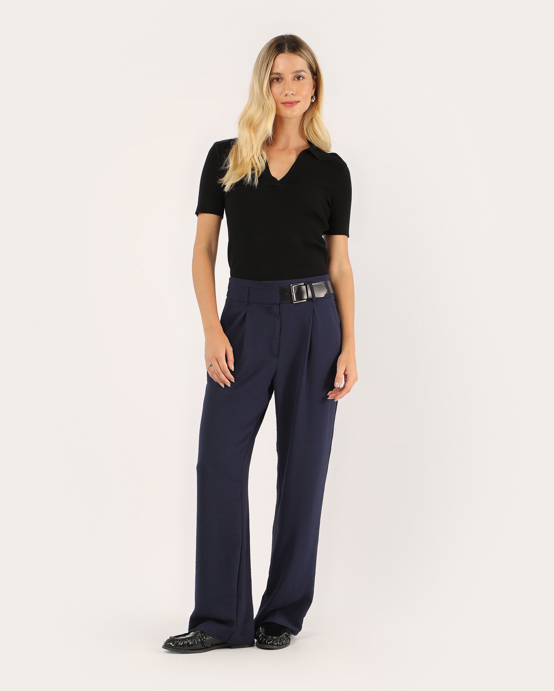 Calça feminina de alfaiataria reta com cinto - azul