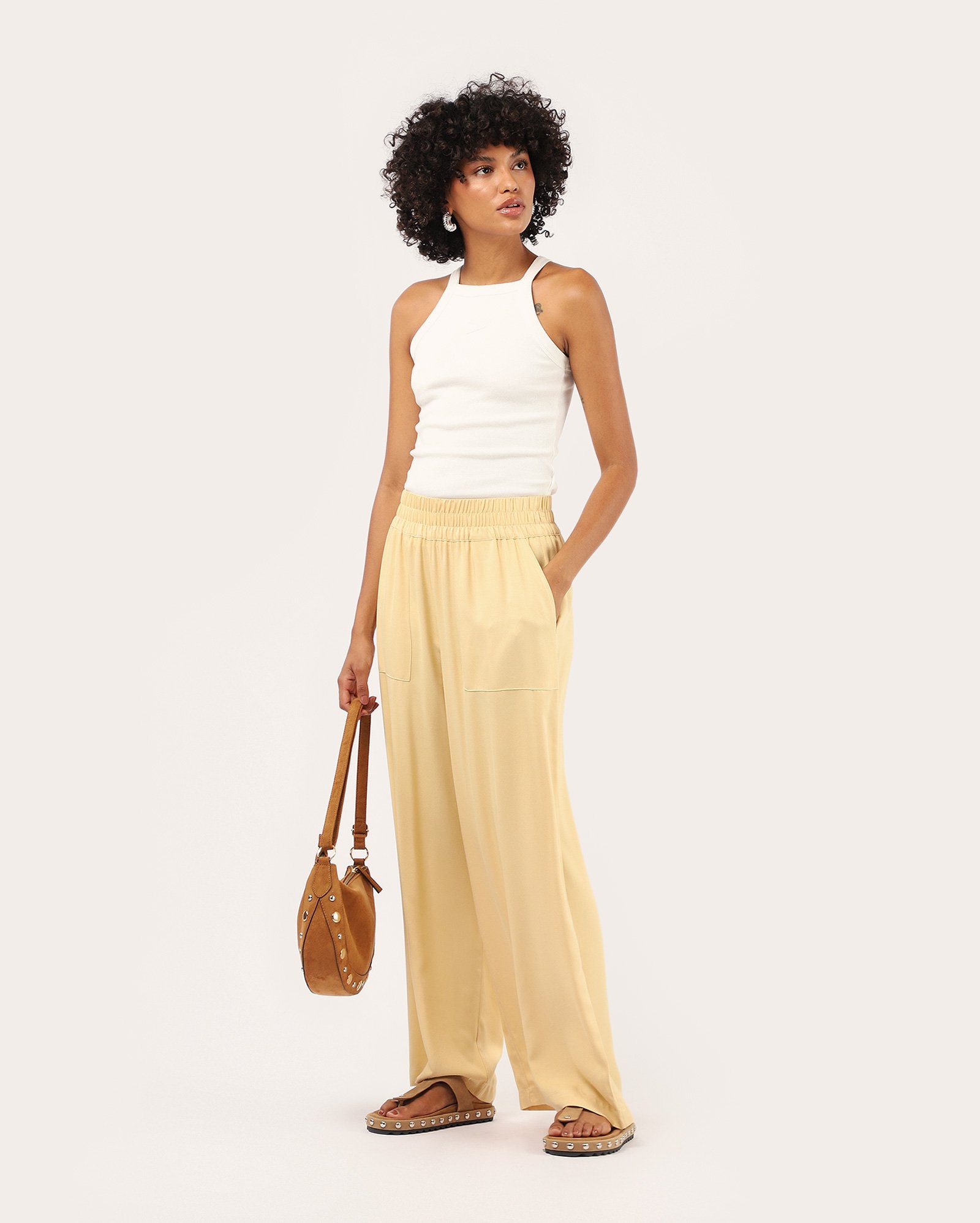 Calça feminina reta em viscose - amarela