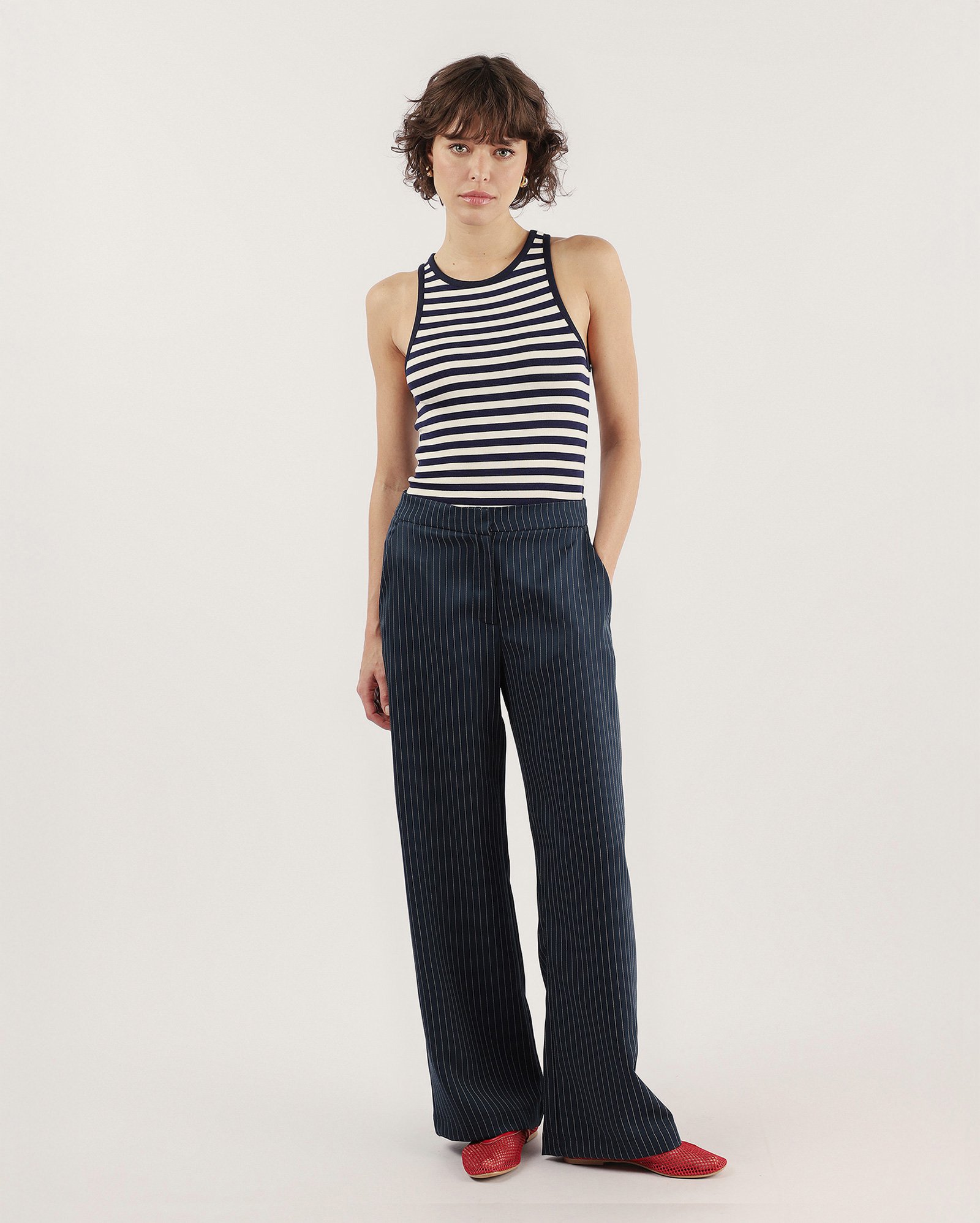 Calça feminina alfaiatada reta risca de giz - Azul Escuro