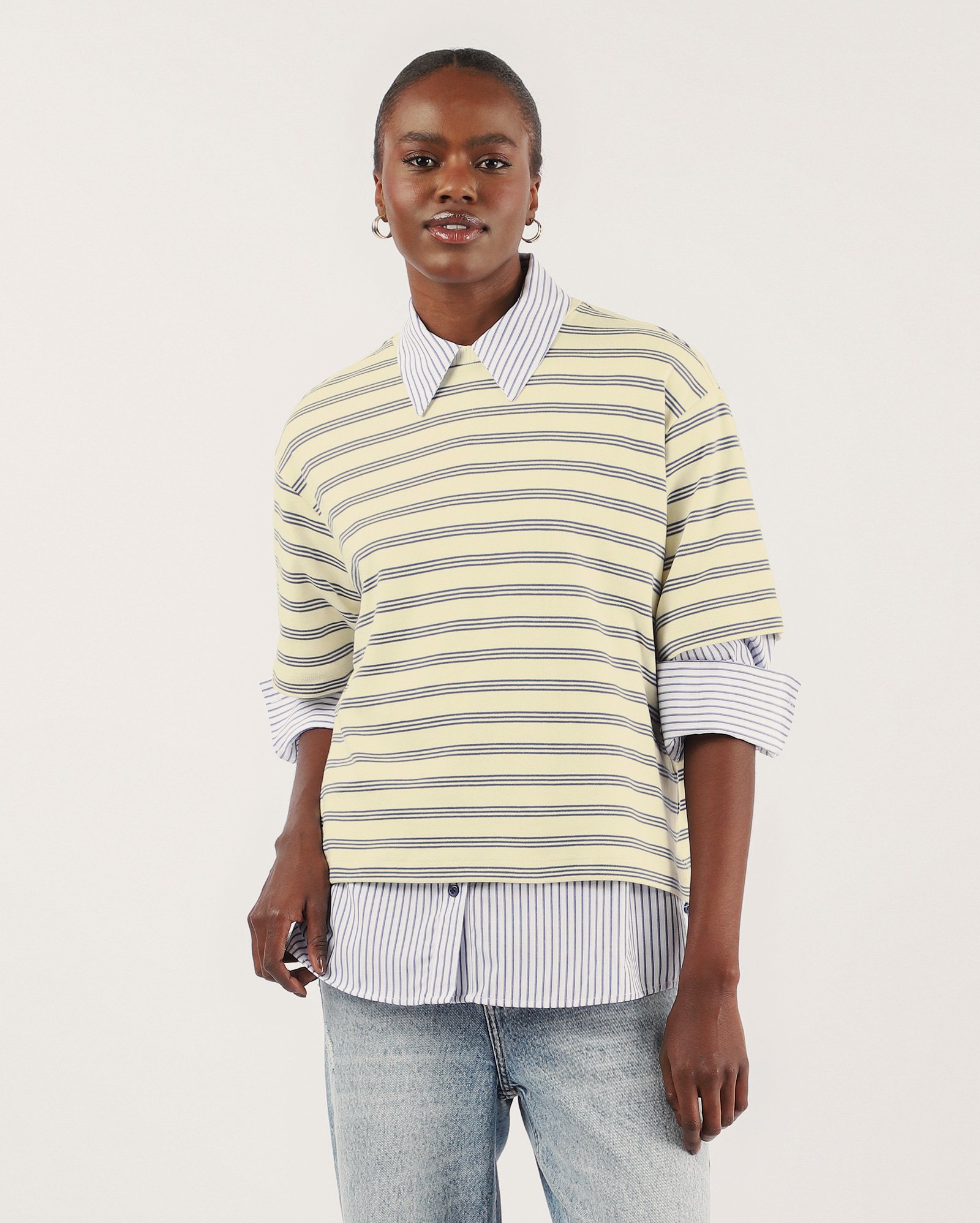 Camiseta feminina oversized suedine listrada - amarela
