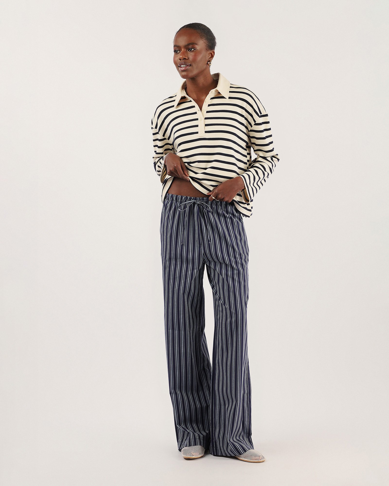Calça feminina pantalona de tricoline com elástico listrada - azul