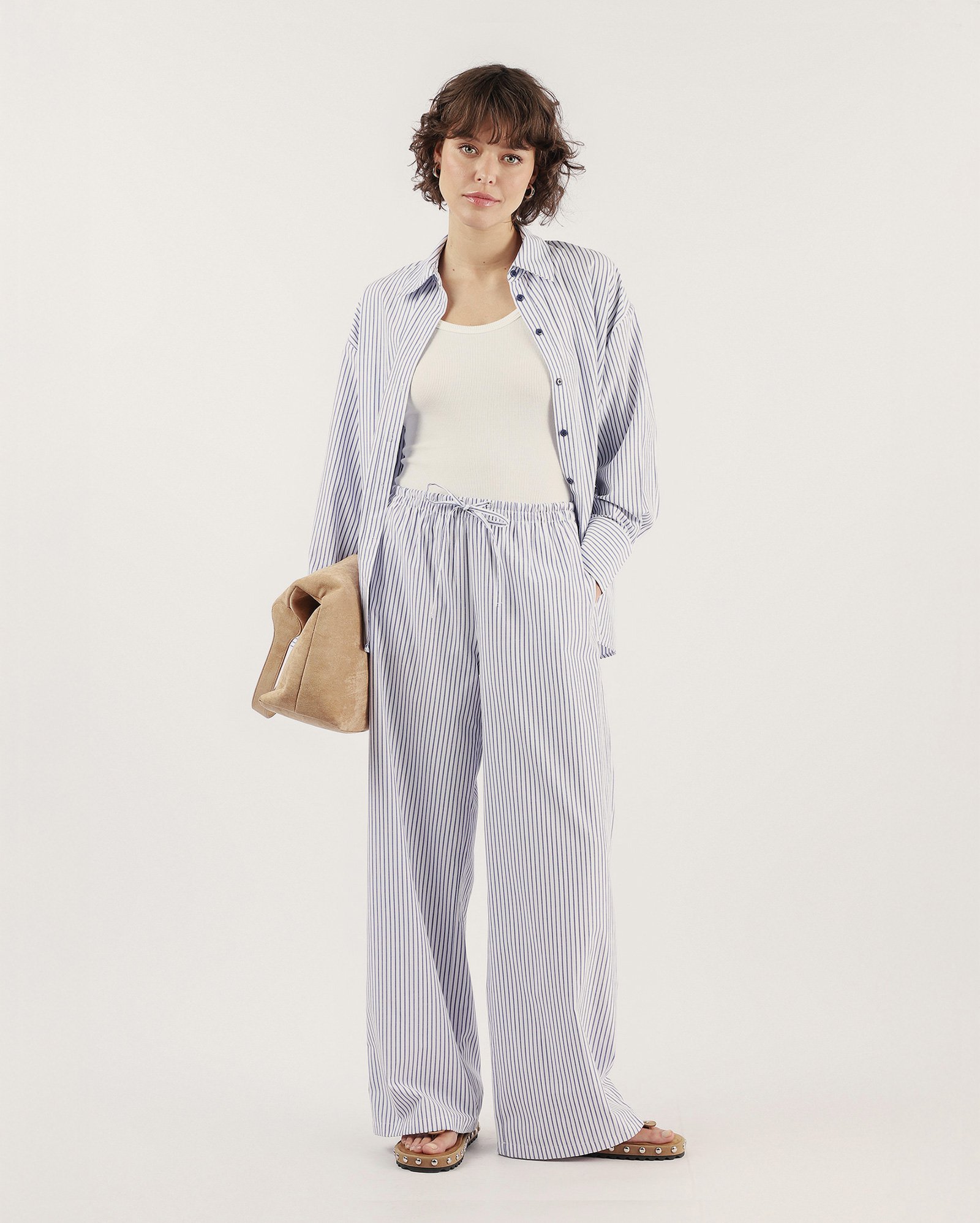 Calça feminina relaxed de tricoline listrada - azul