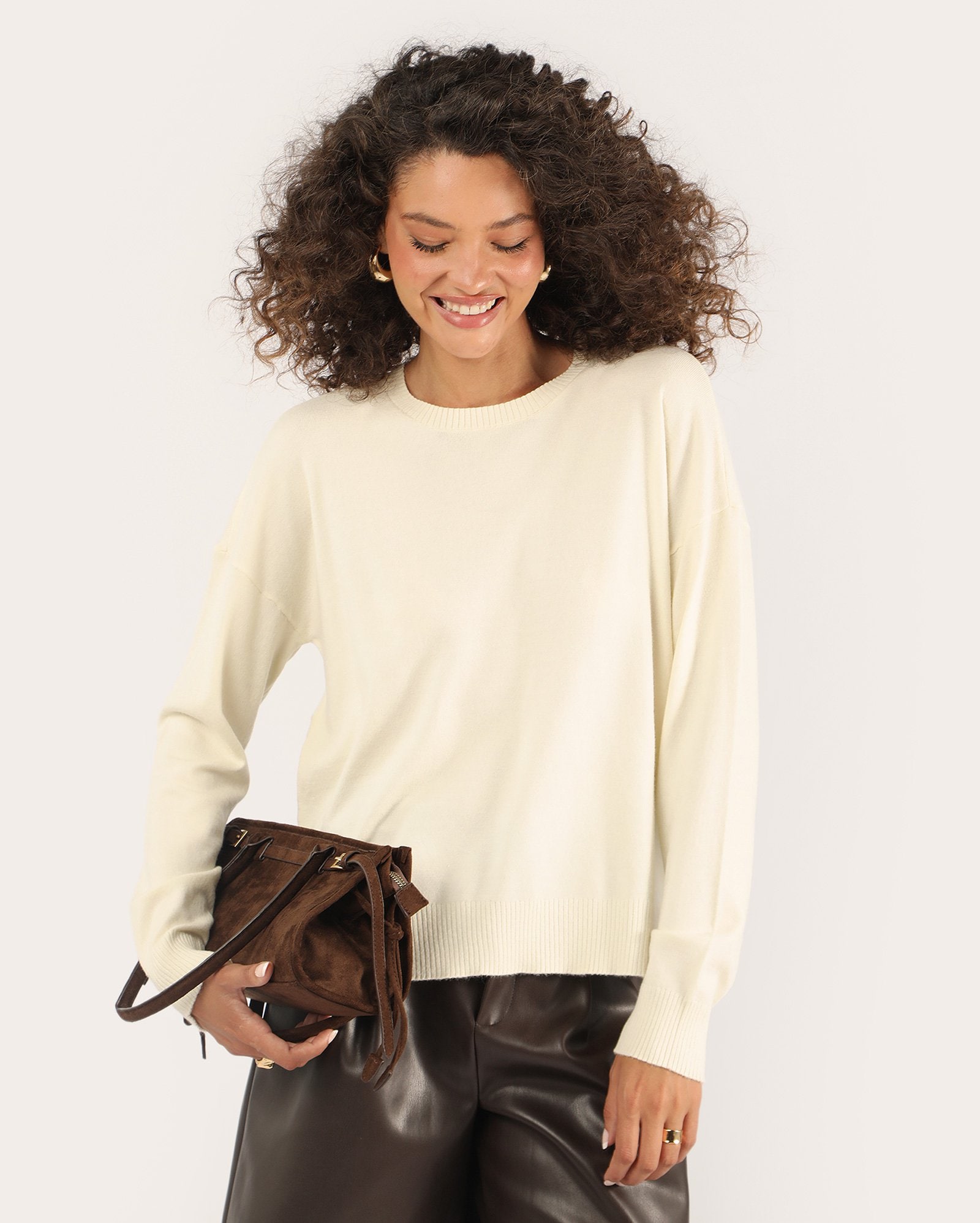 Suéter feminino amplo em tricot - bege