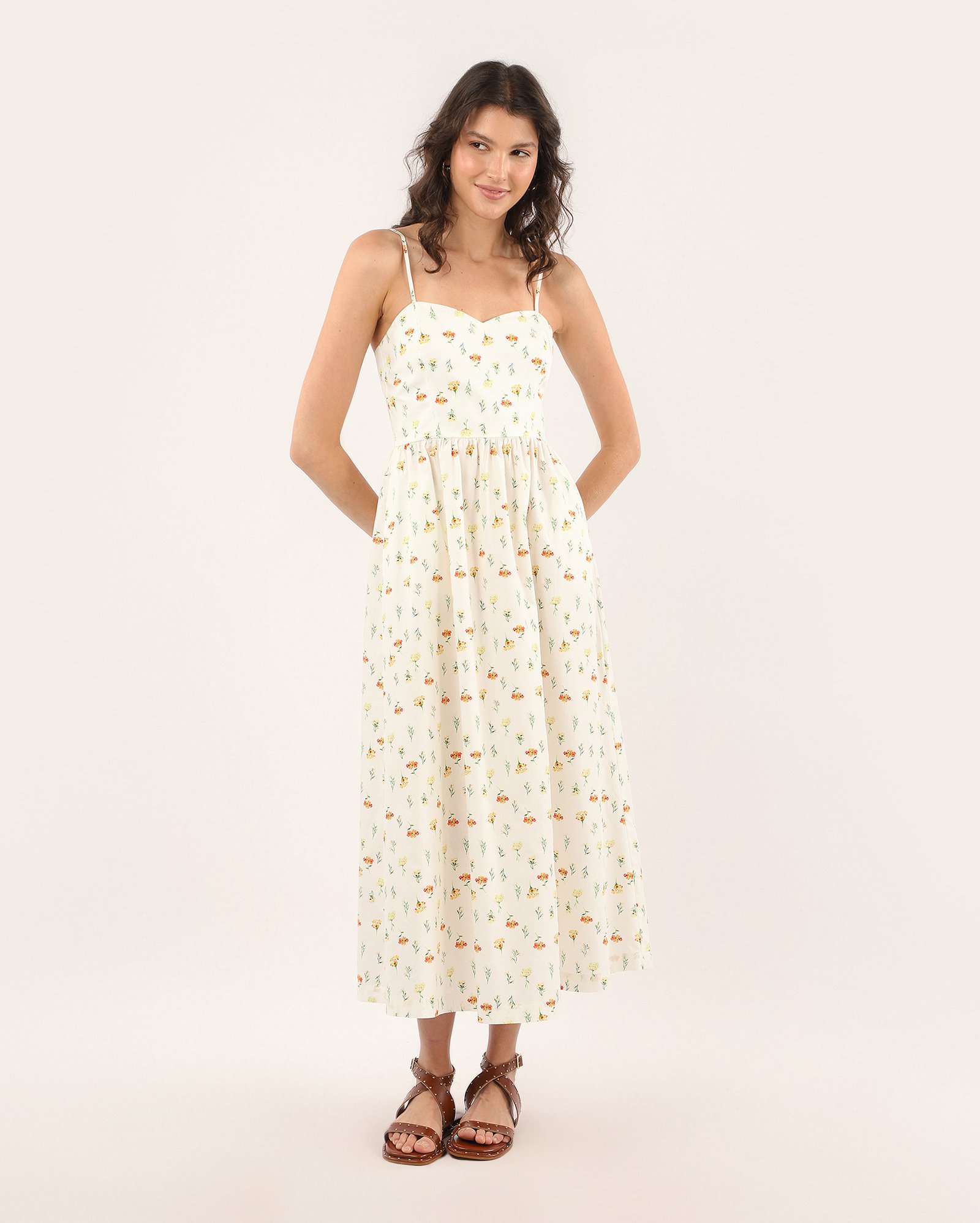 Vestido midi godê floral decote coração com bolso - off-white