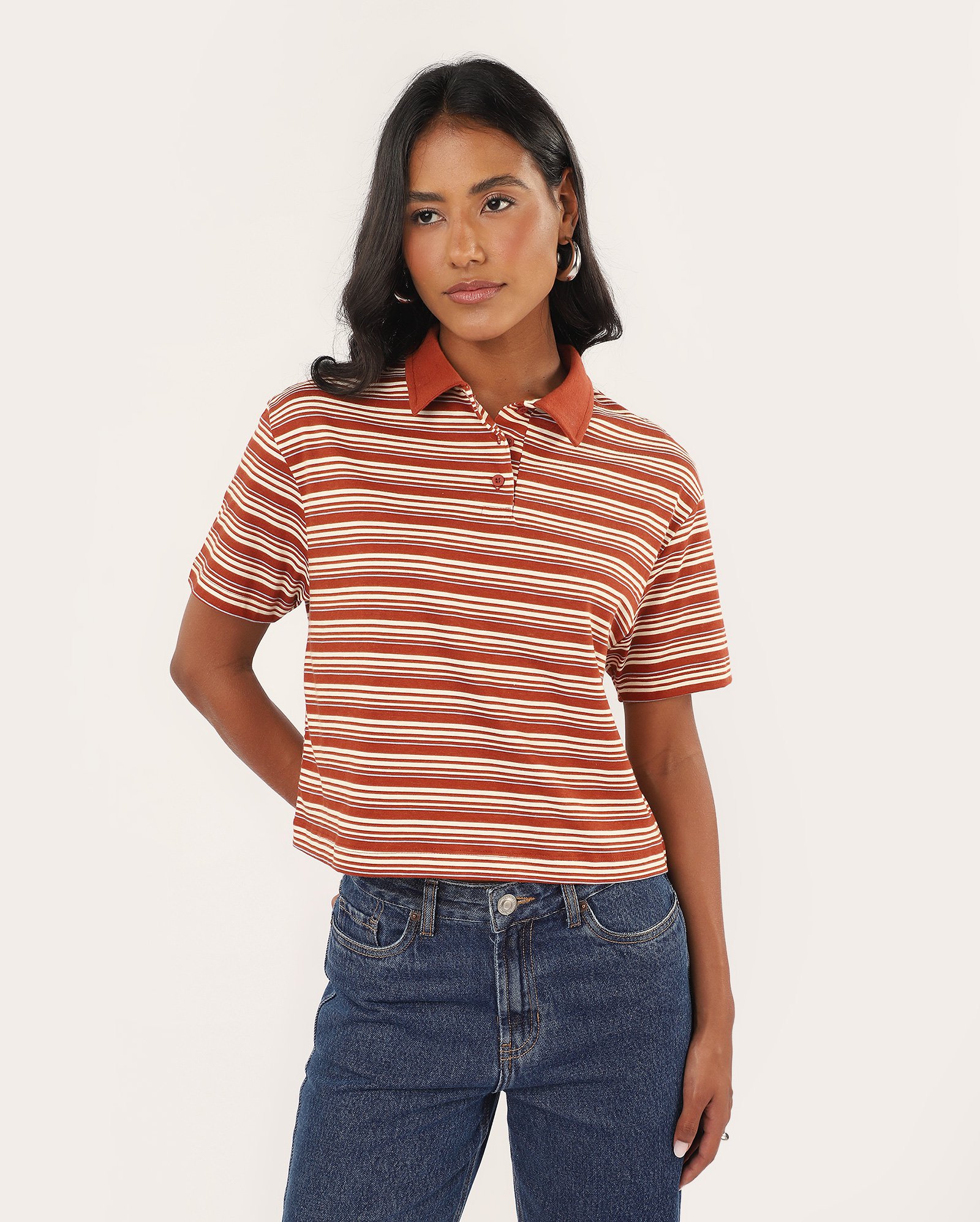 Polo feminina listrada - marrom