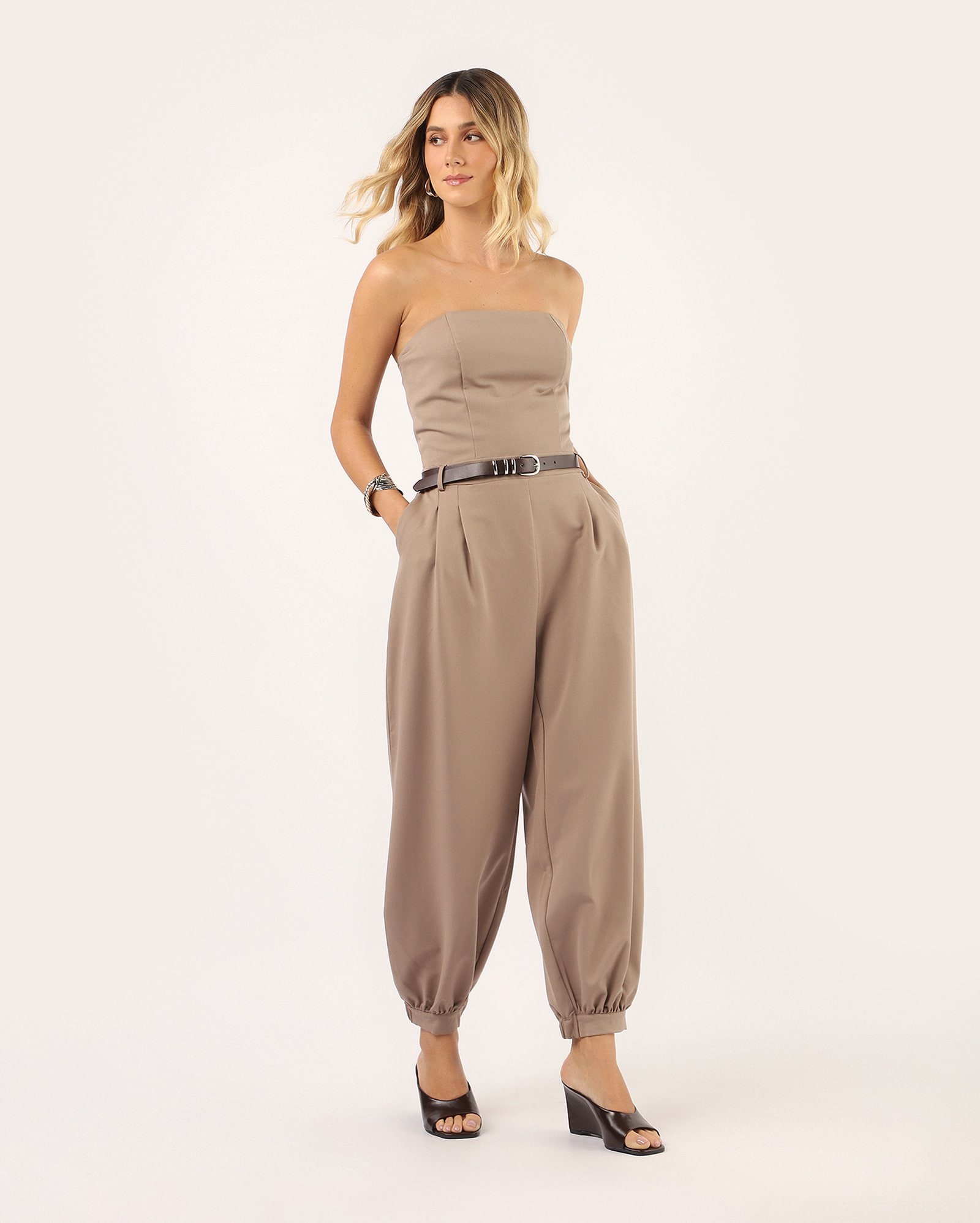 Macacão feminino aladim com cinto - marrom