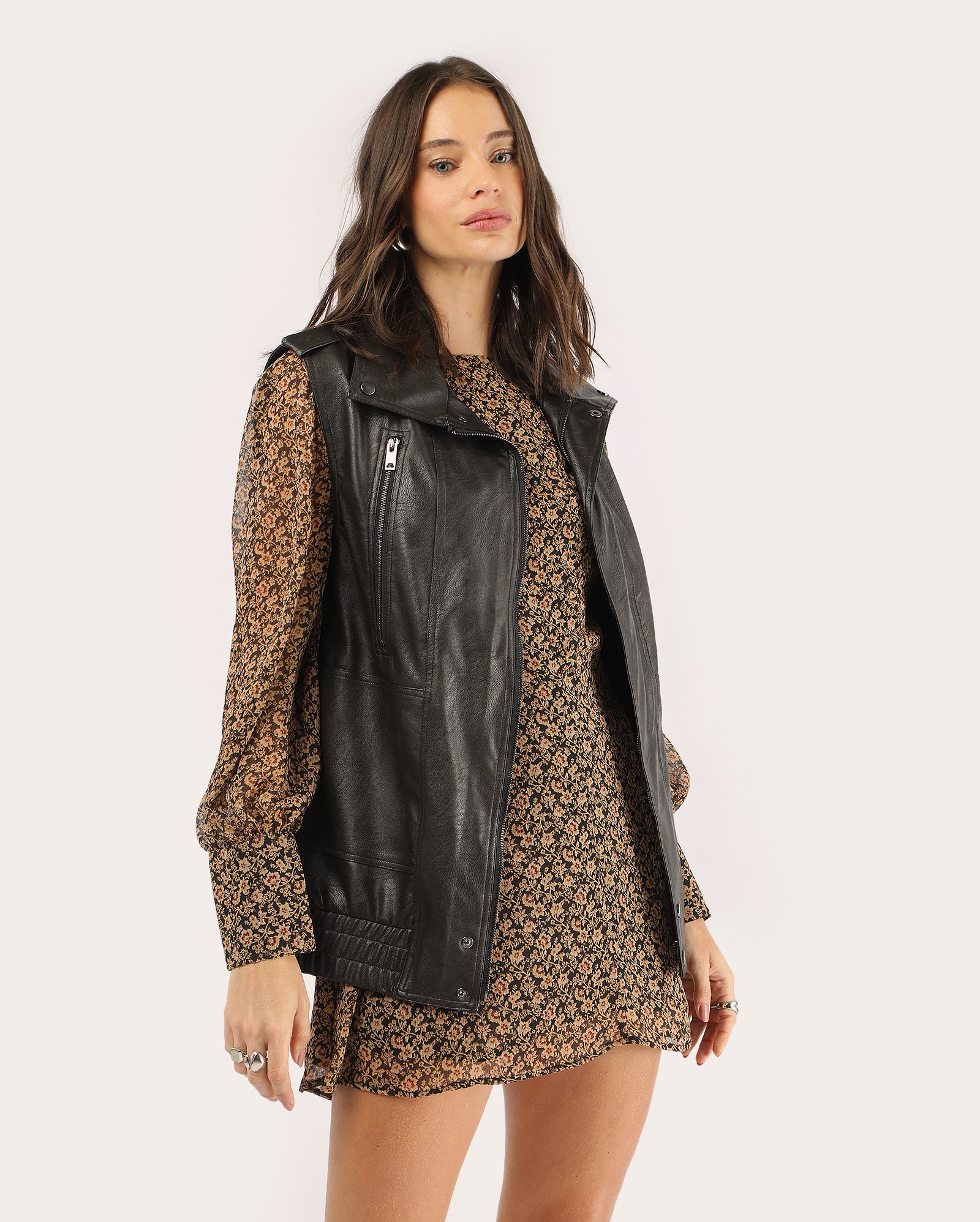 Colete feminino oversized de poliuretano - preto