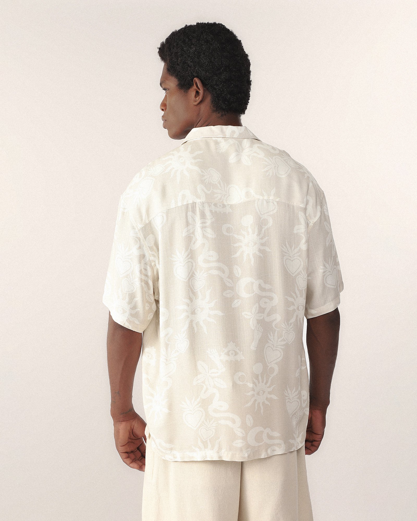 Camisa Viscose Helô Rocha - bege — foto 6