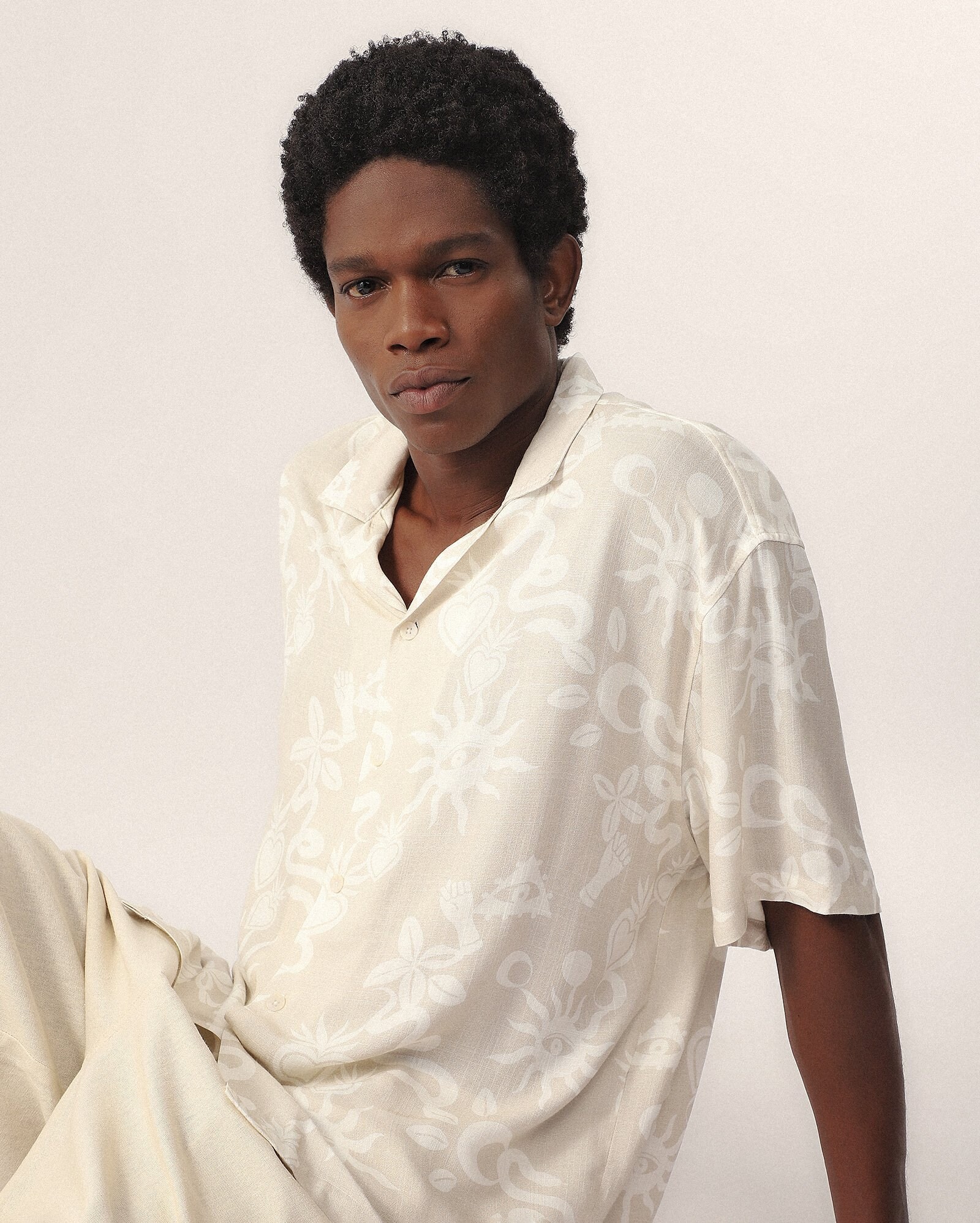 Camisa Viscose Helô Rocha - bege — foto 5