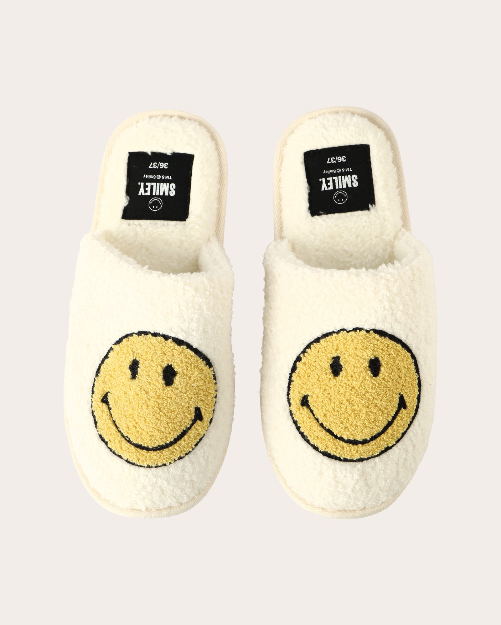 Pantufa feminina felpuda - off-white | The Smiley Company