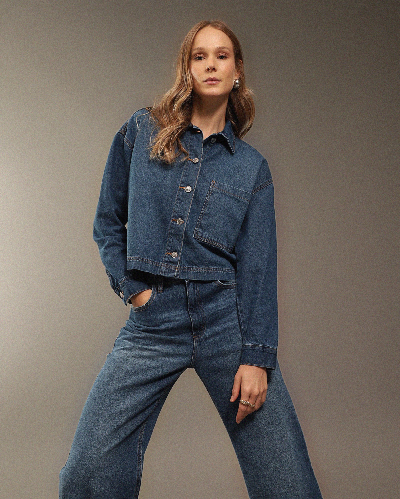Jaqueta jeans feminina ampla - denim escuro | Pool Jeans