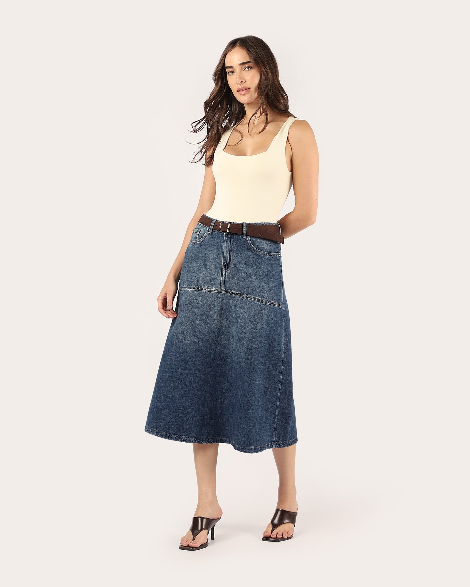 Saia jeans longa com cinto - denim médio | Pool Jeans