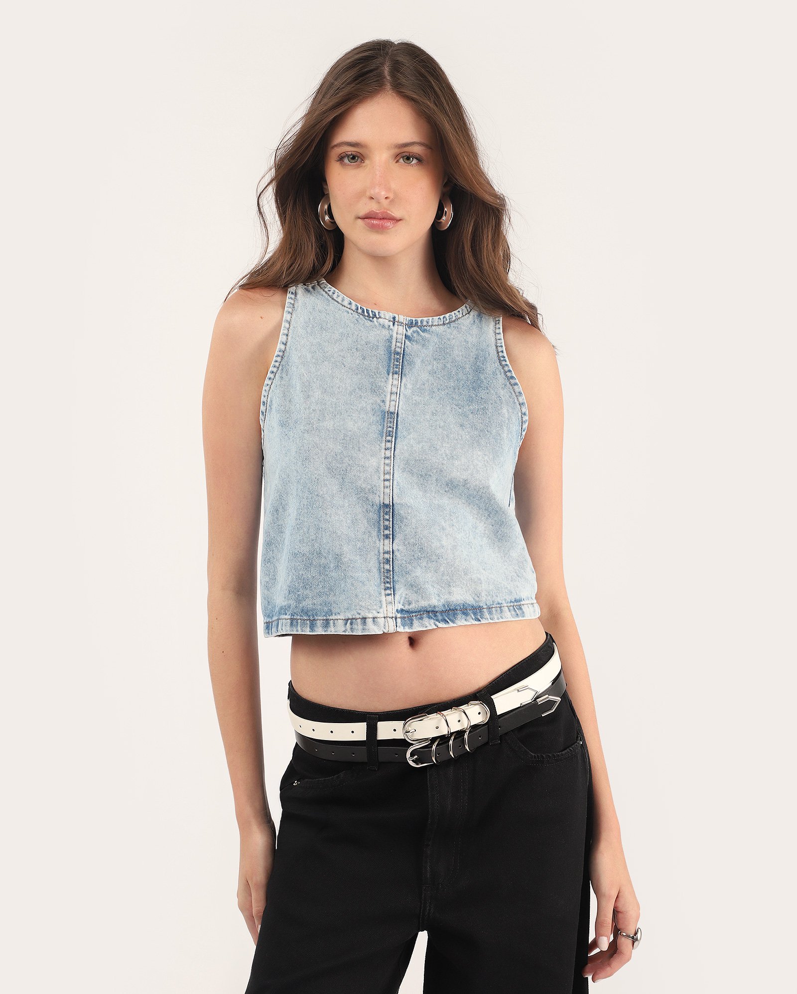 Cropped jeans estonado abertura posterior - denim claro | Pool Jeans