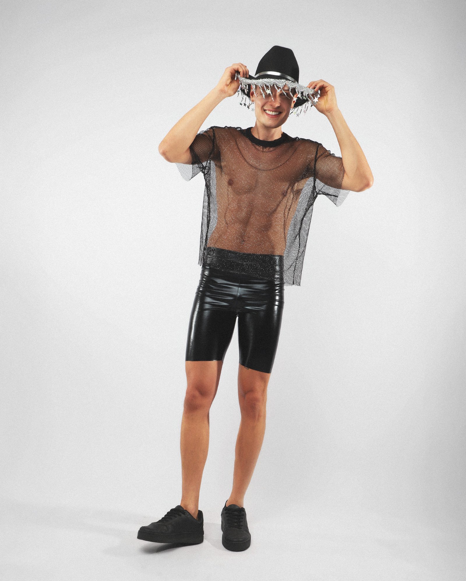 Bermuda masculina ajustada - preta