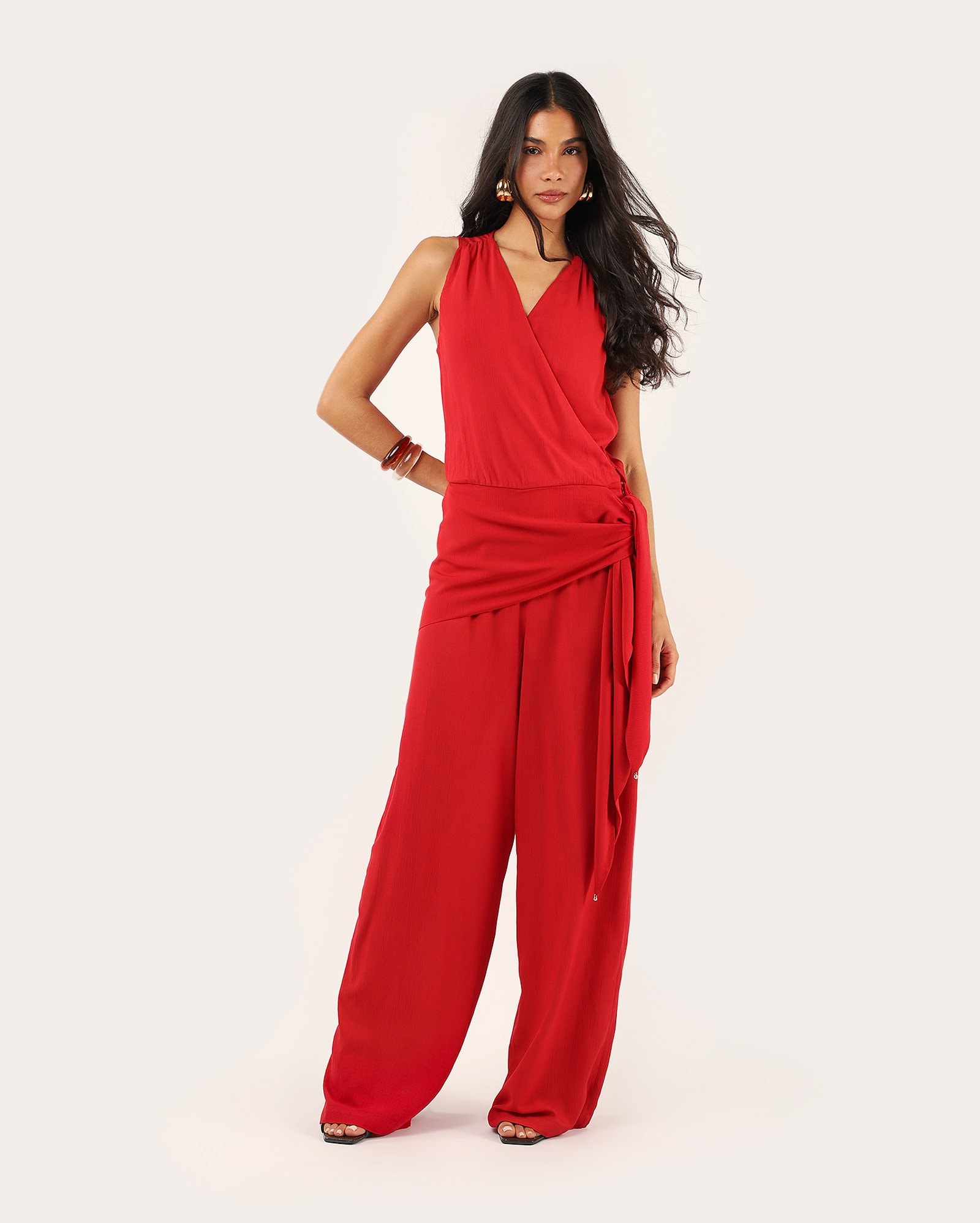Macacão feminino pantalona com amarração - vermelho