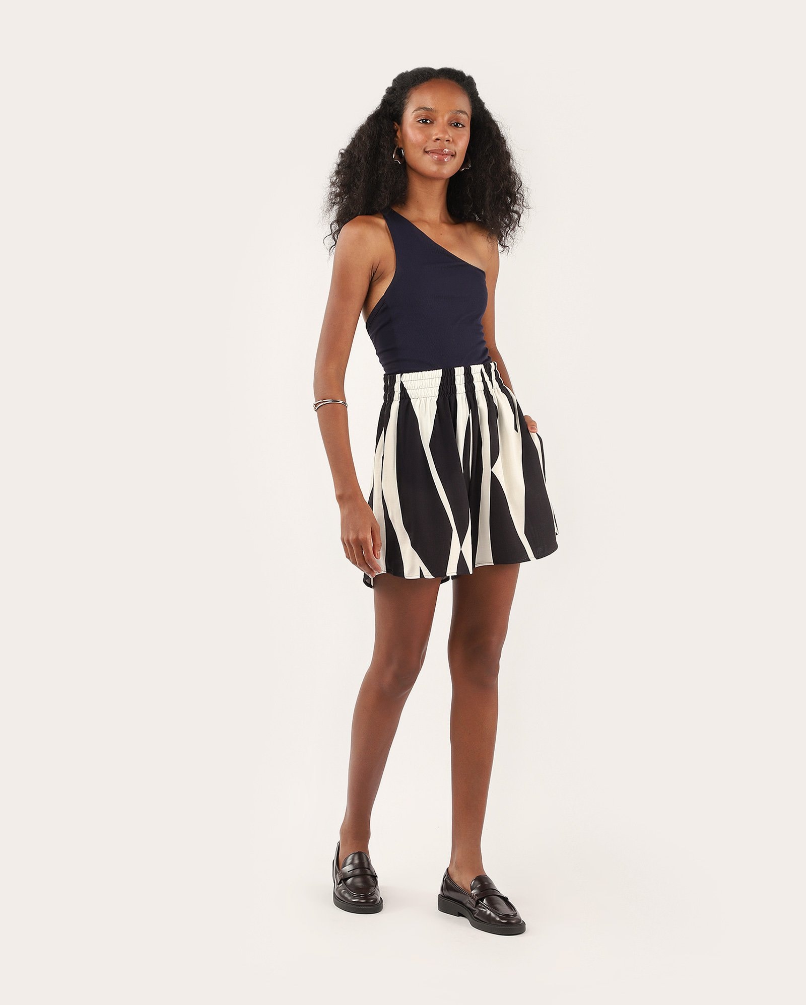 Short feminino em viscose estampado - multicor