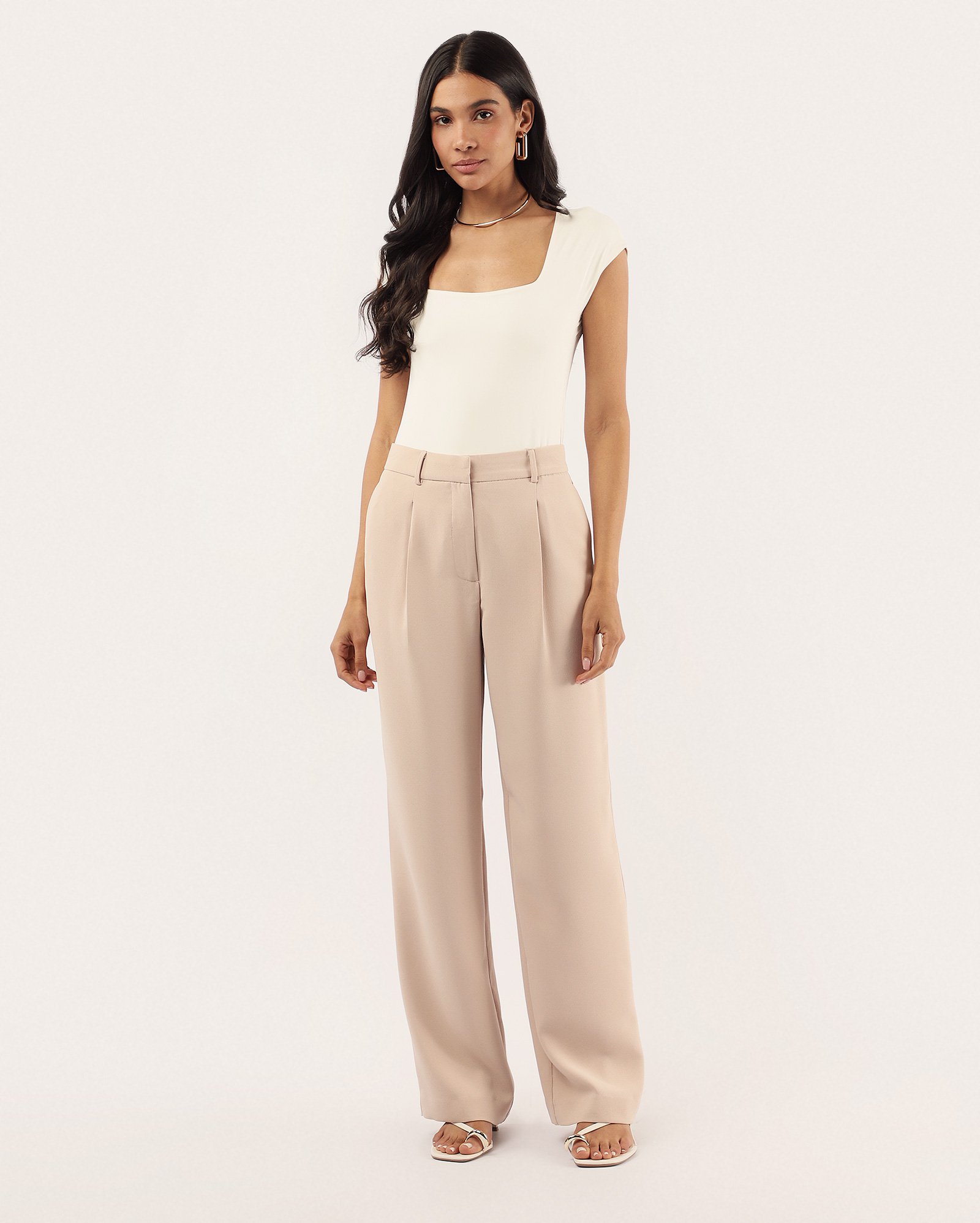 Blusa feminina Carol decote quadrado lisa branca