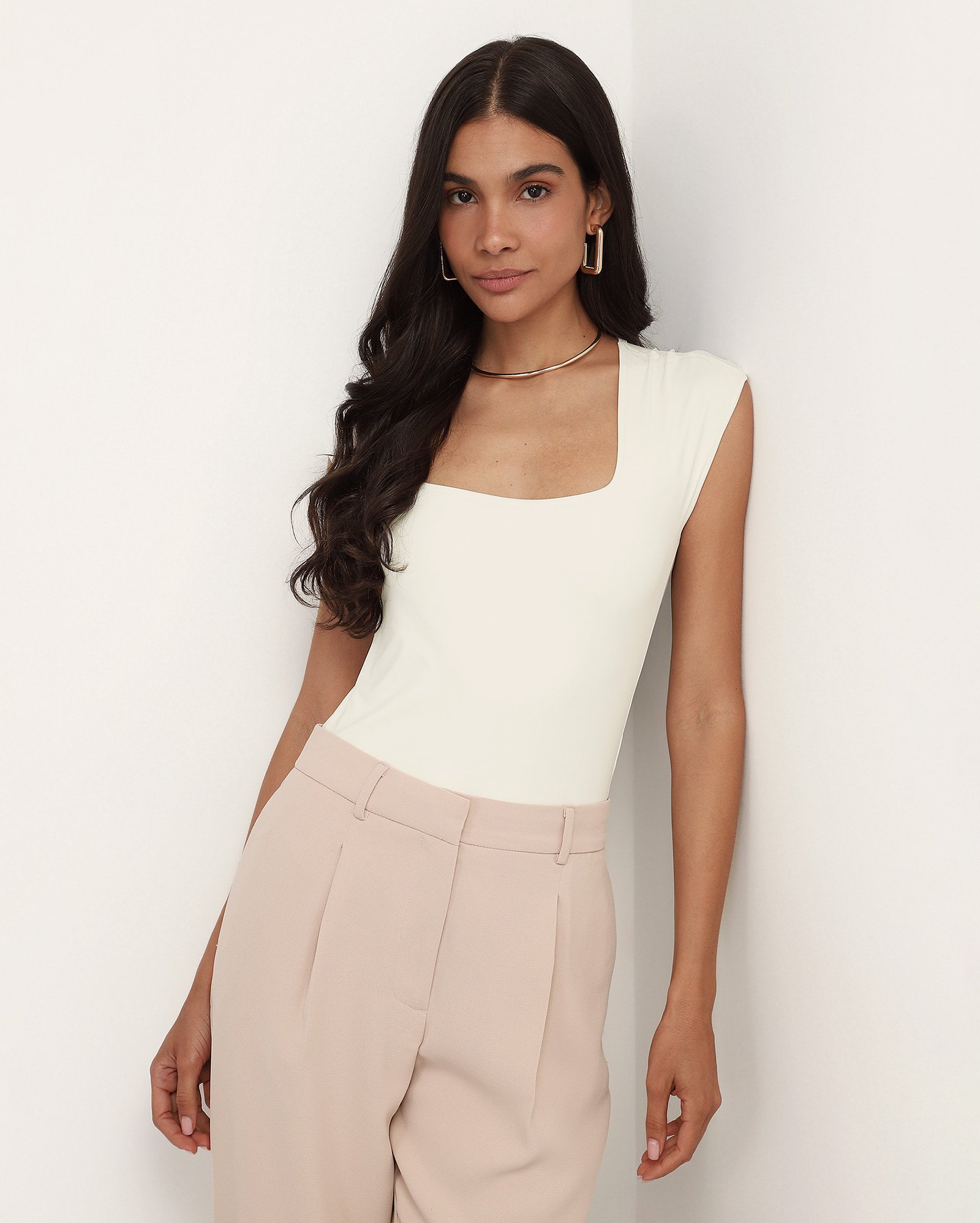 Blusa feminina Carol decote quadrado lisa branca