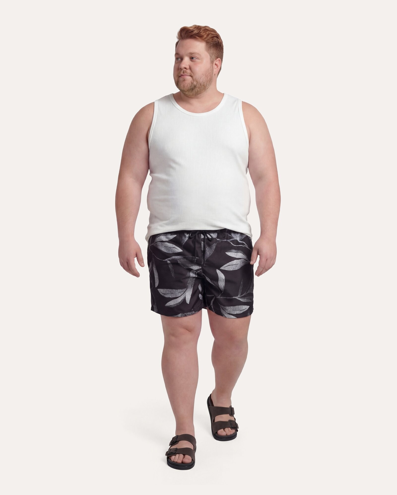Short água plus size masculino folhagem - preto