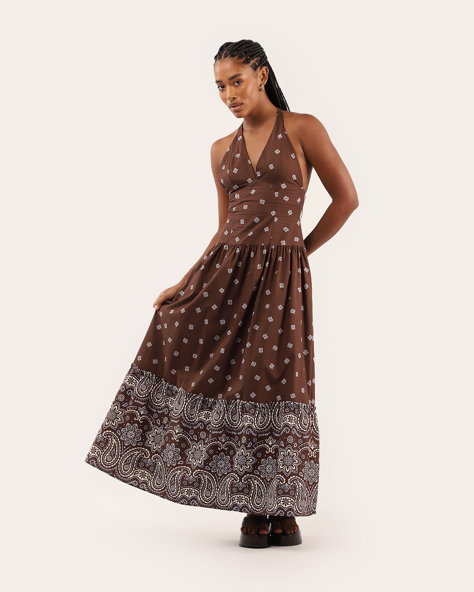 Vestido midi frente única paisley - marrom