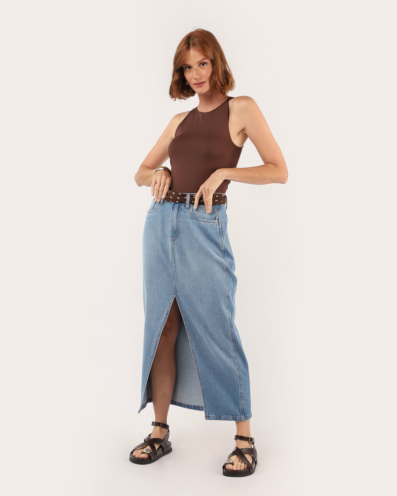Saia jeans longa com fenda - denim médio | Pool Jeans