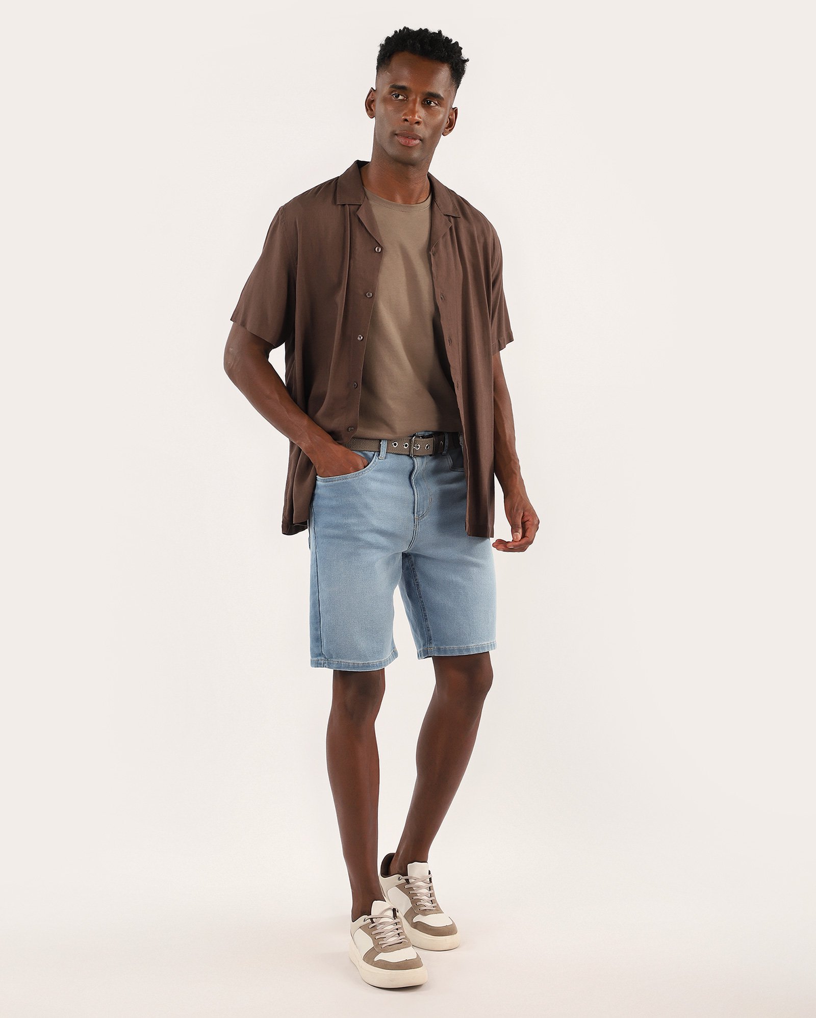 Bermuda jeans masculina Comfy reta - denim claro | Pool Jeans