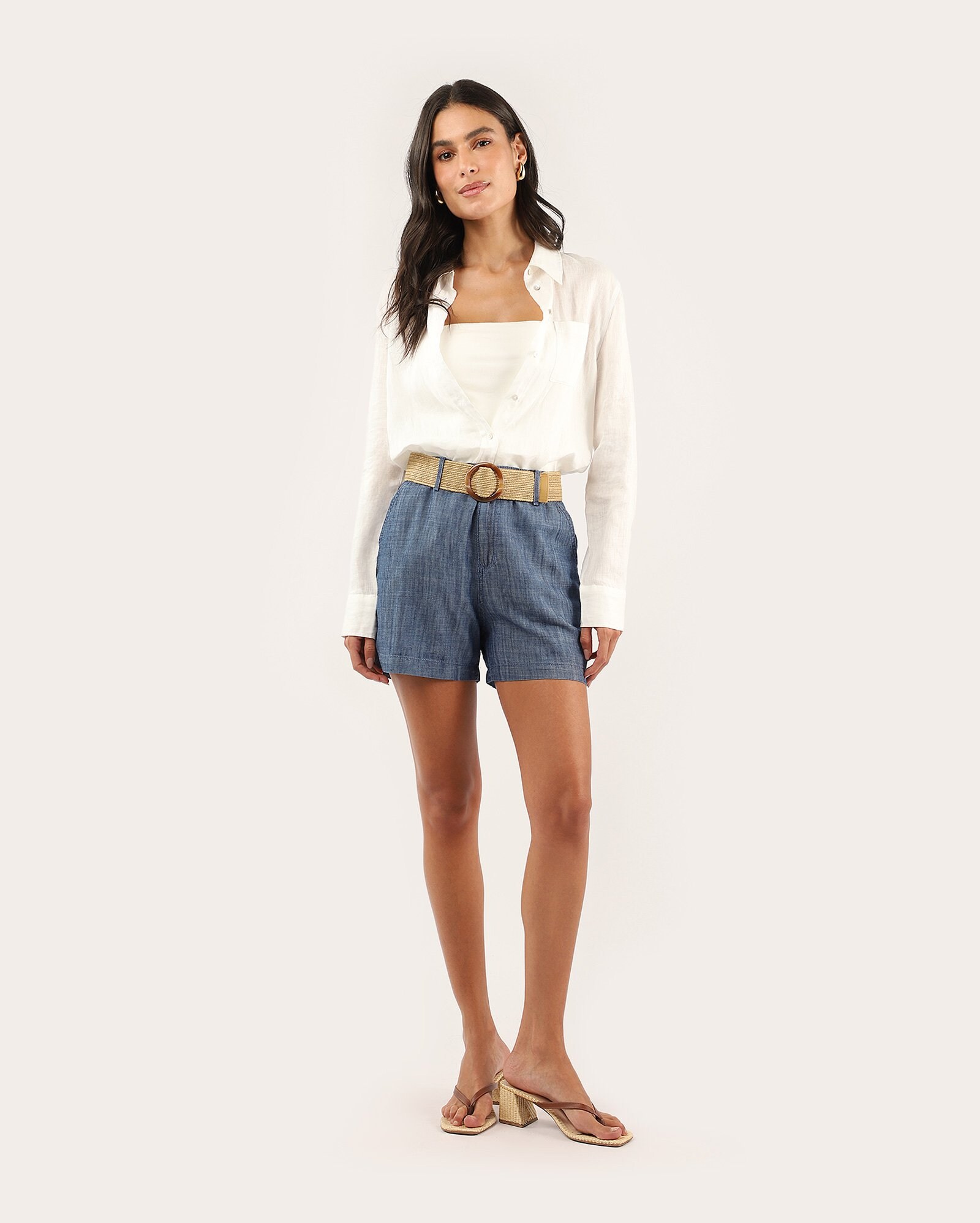 Short jeans feminino com cinto trançado - denim médio | Pool Jeans