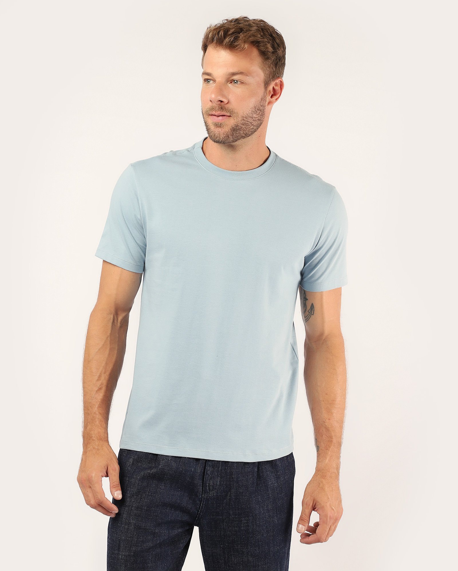 Camiseta masculina regular lisa - Azul Claro