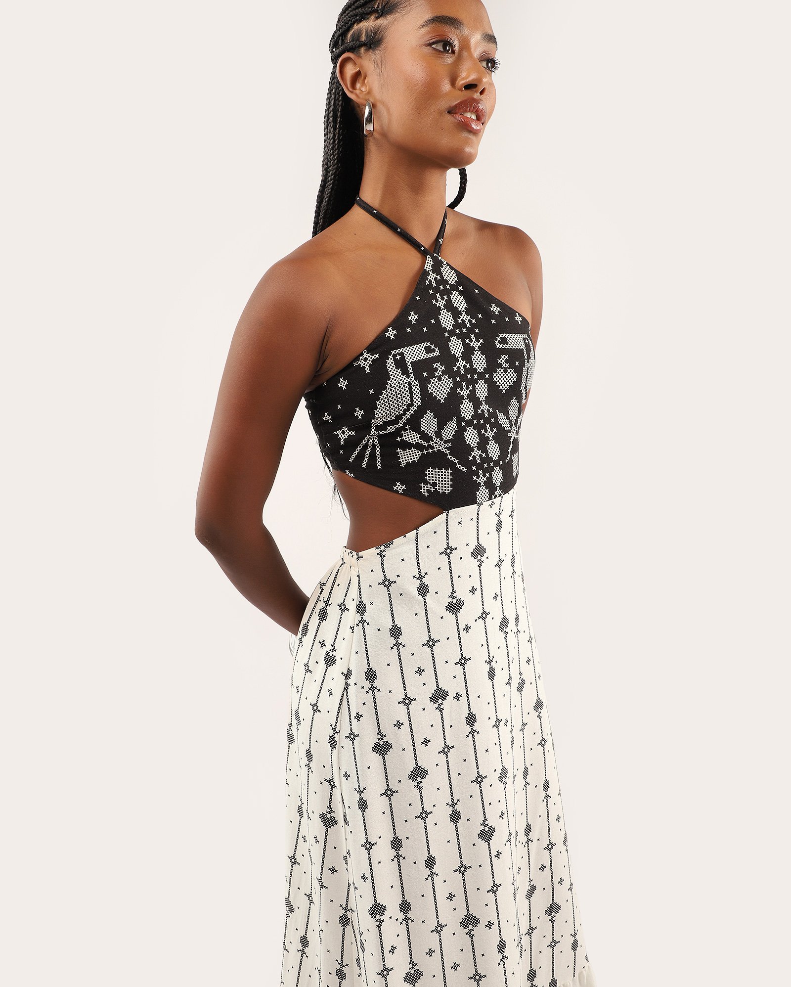 Vestido longo em viscolinho frente única estampado - multicor — foto 3