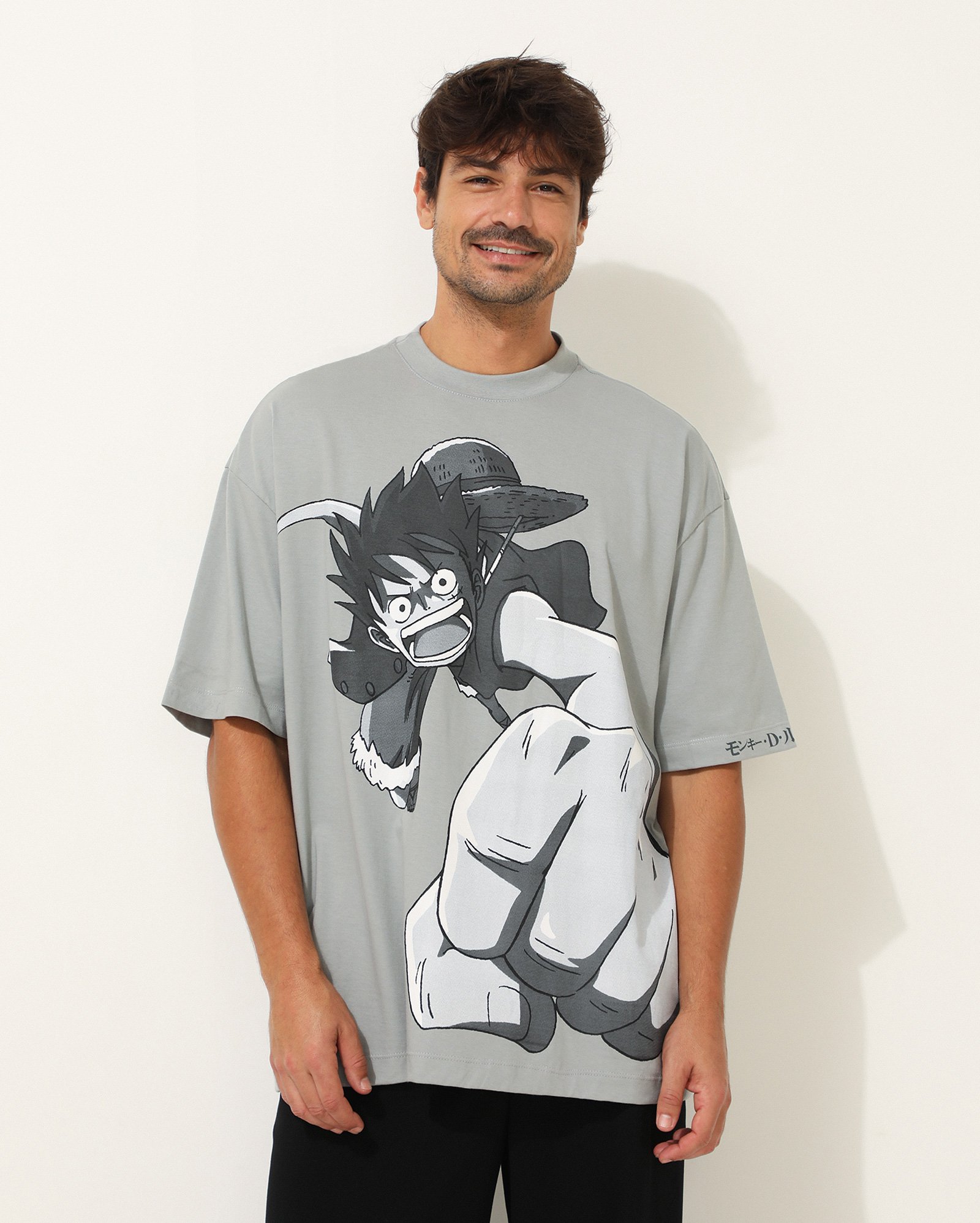 Camiseta masculina manga curta One Piece em algodão - Cinza Clara