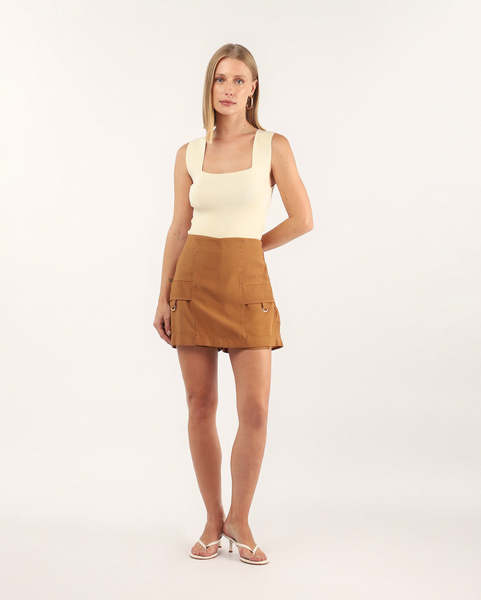 Short-saia bolso utilitário - marrom