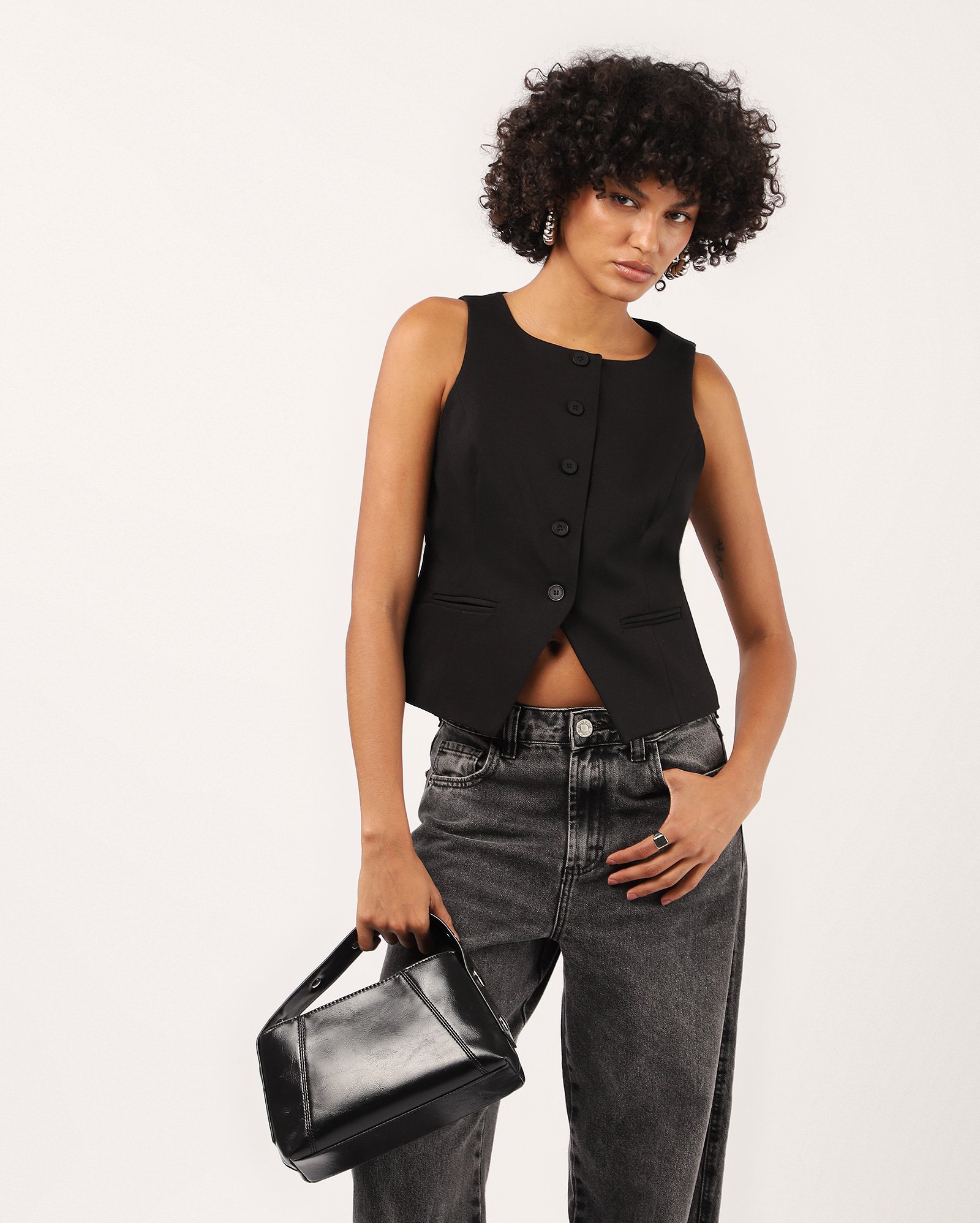Colete cropped alfaiatado - preto