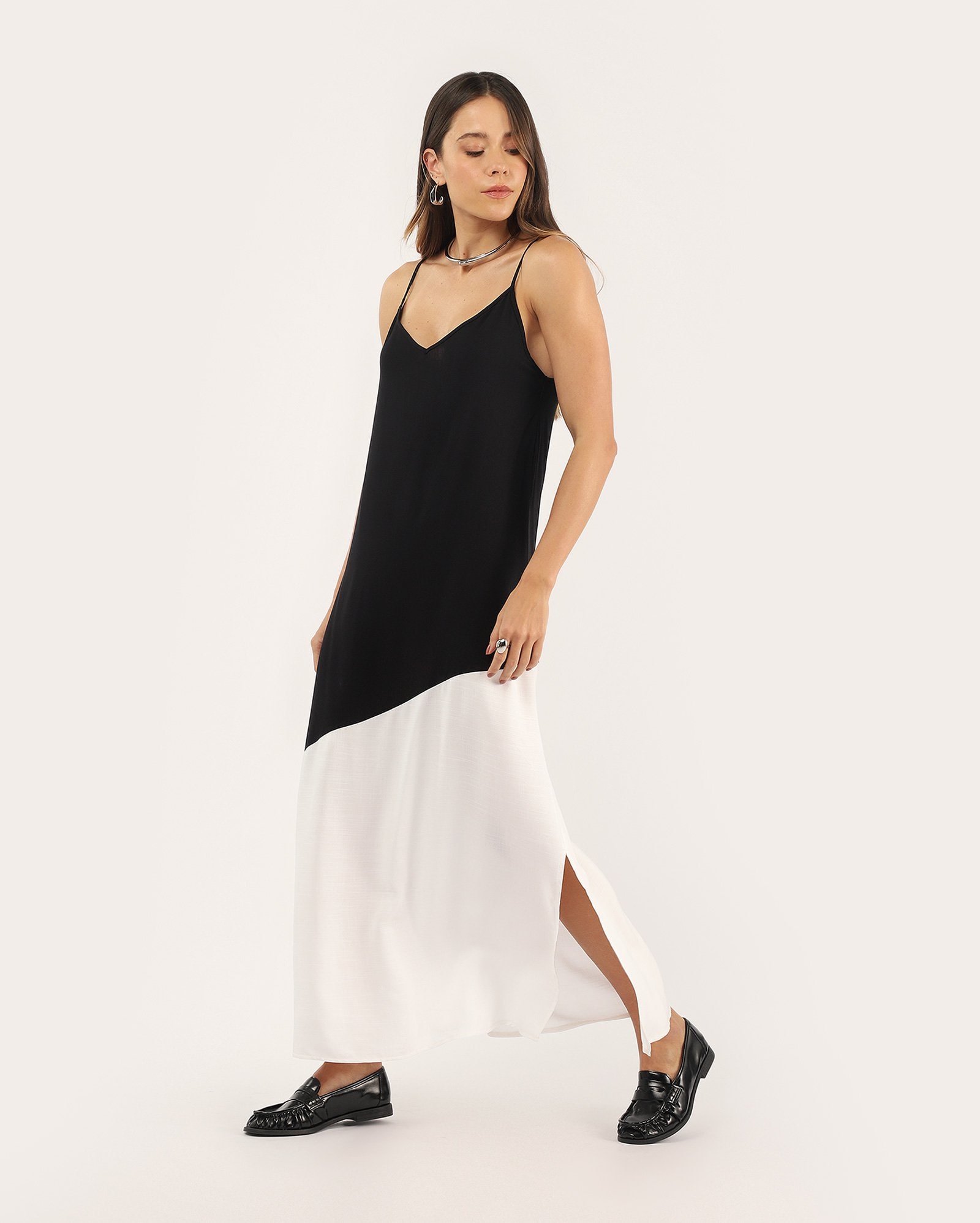Vestido longo evasê decote v com recorte - multicor