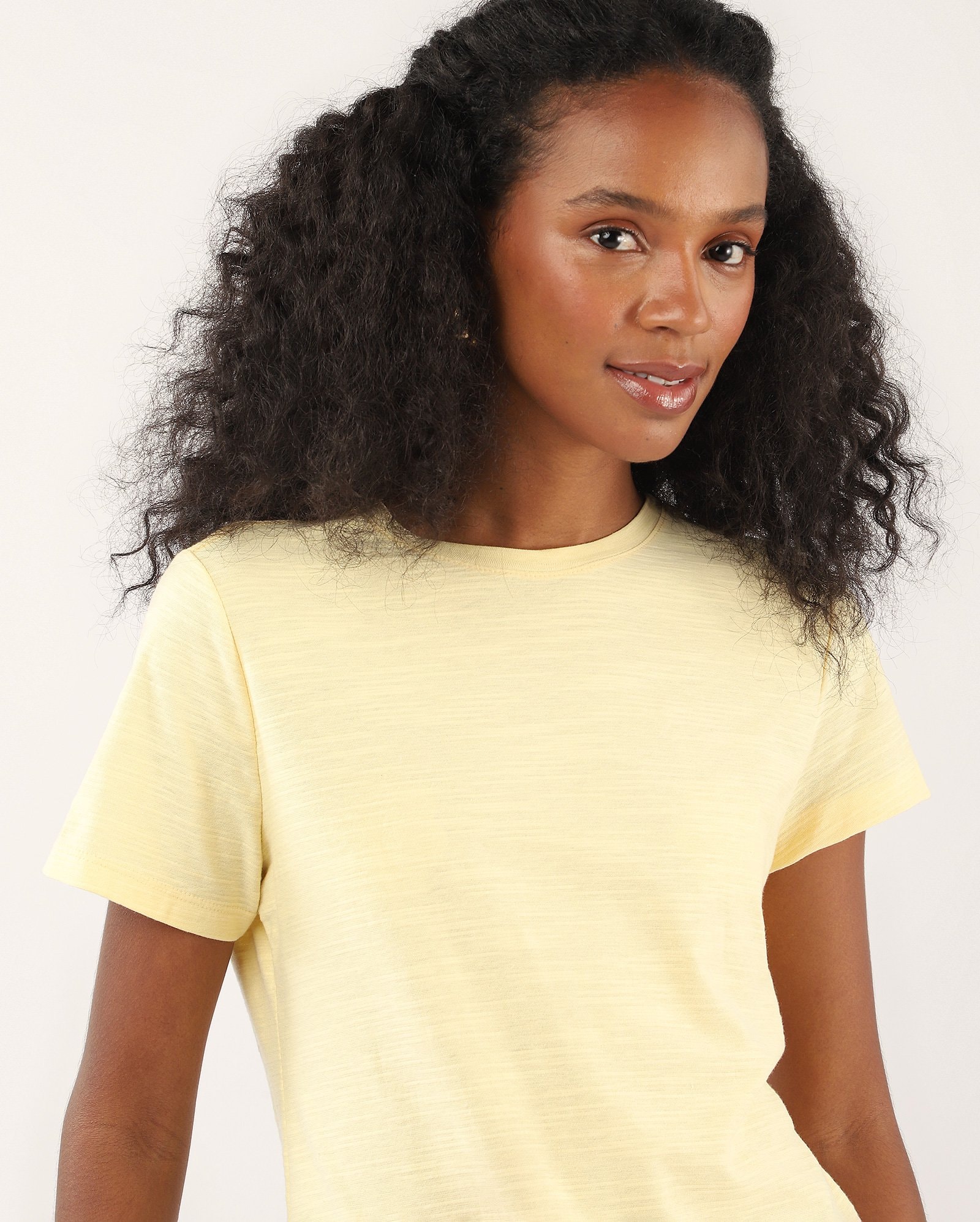 Riachuelo | Camiseta básica manga curta feminina de algodão peruano ...
