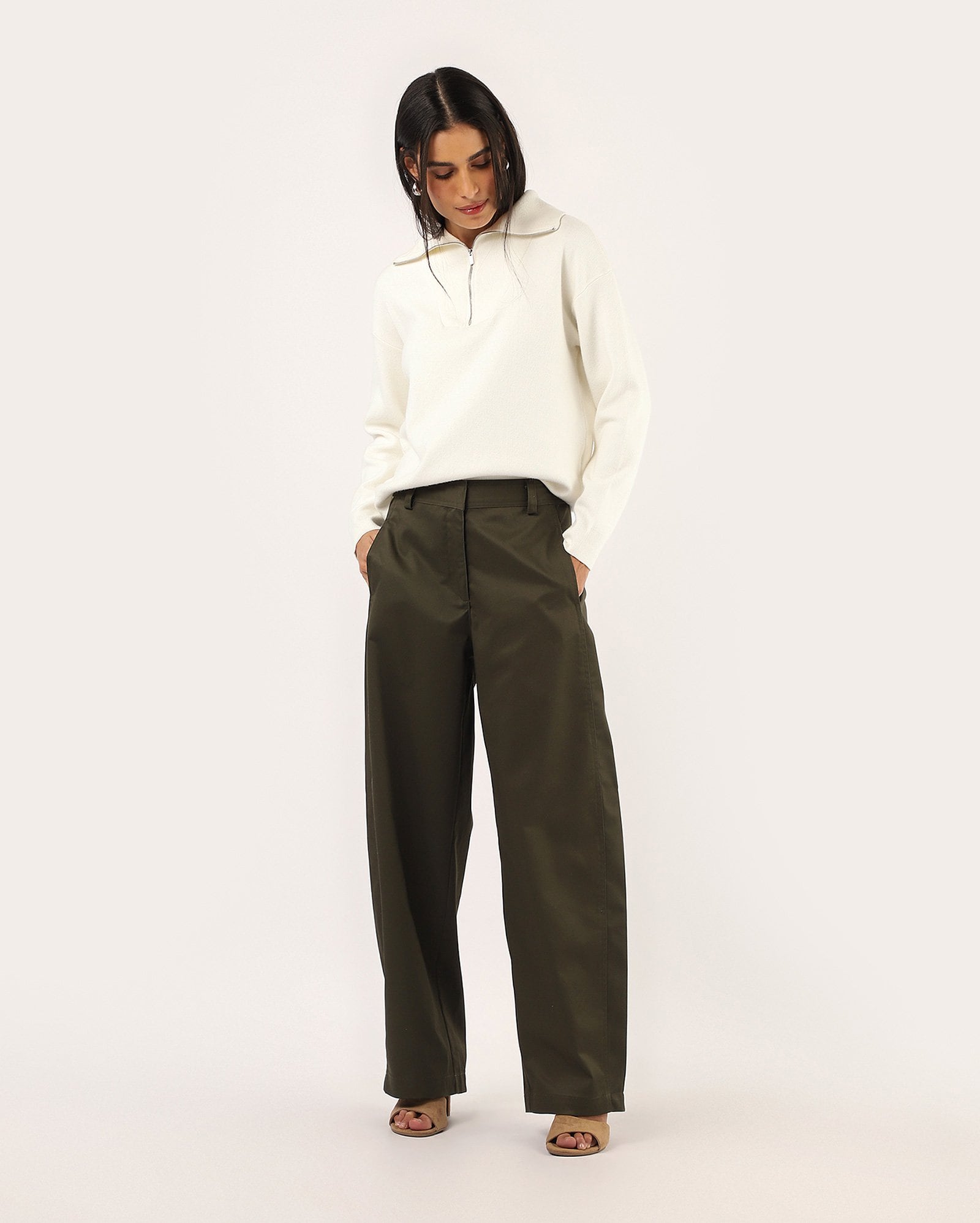 Calça feminina barrel com bolsos - verde