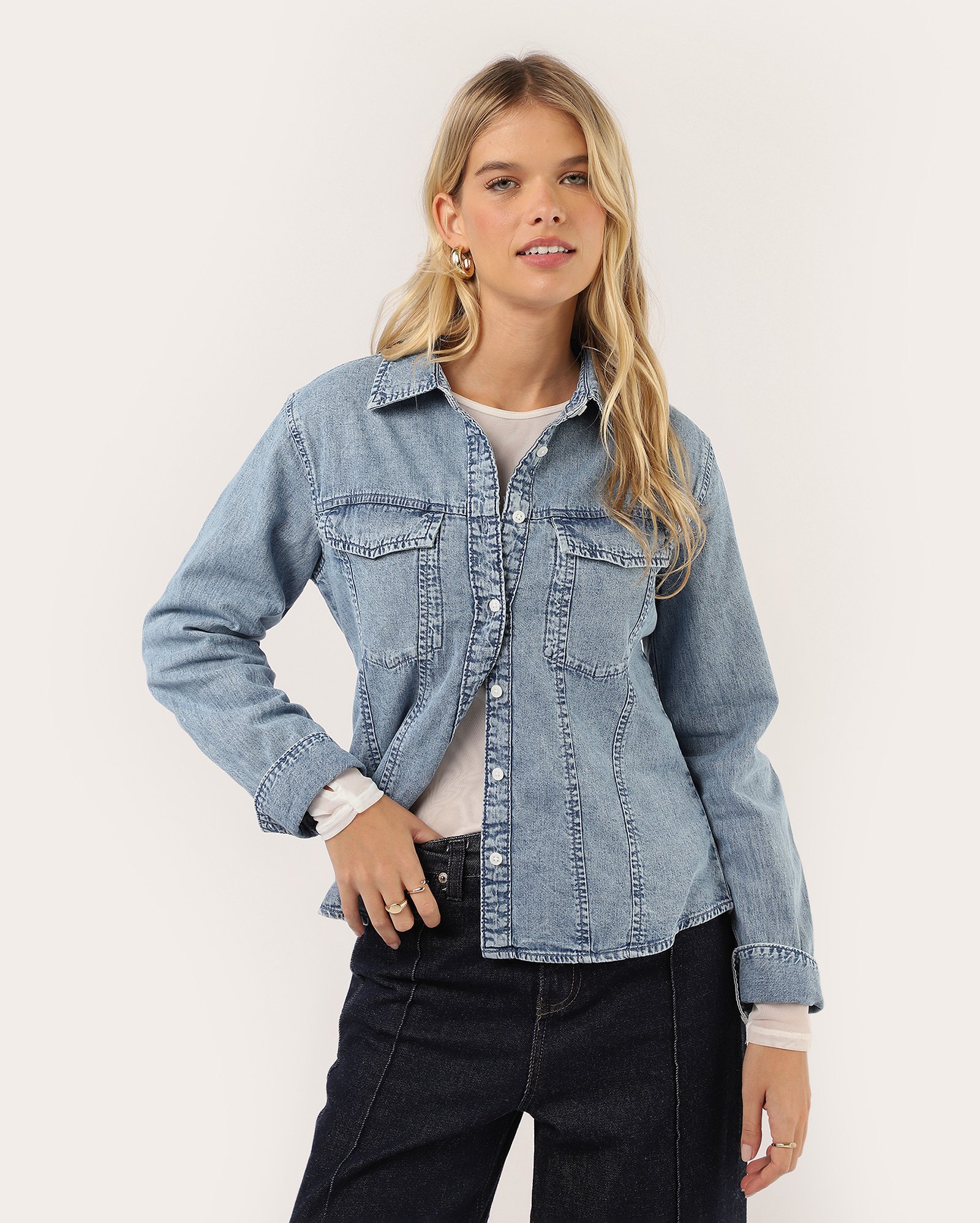 Camisa jeans feminina ajustada - denim médio | Pool Jeans