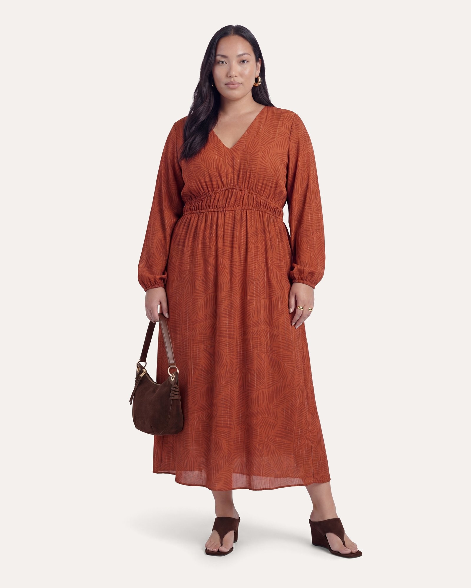 Vestido plus size midi evasê com fios metalizados - laranja