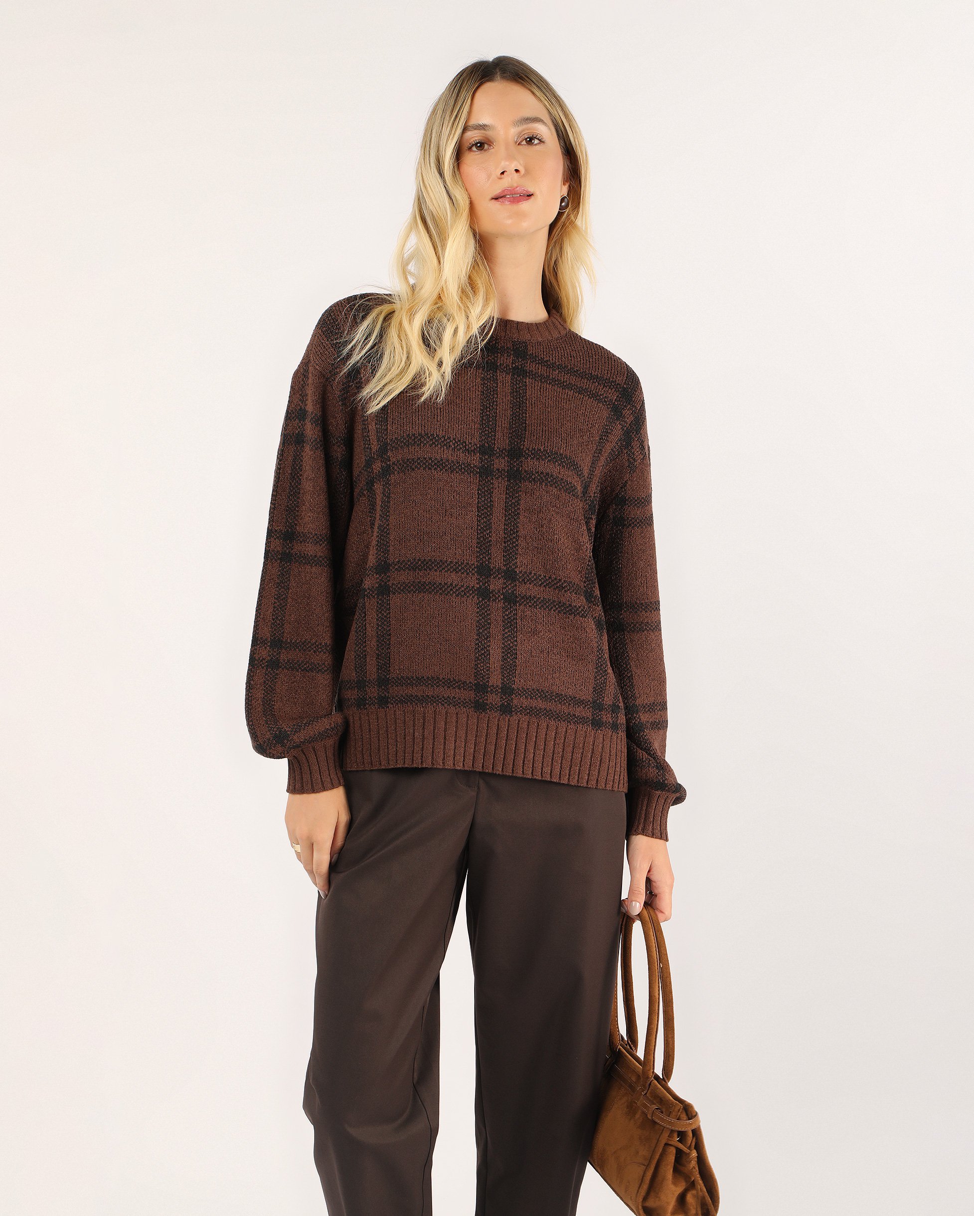 Suéter feminino em tricot xadrez - marrom