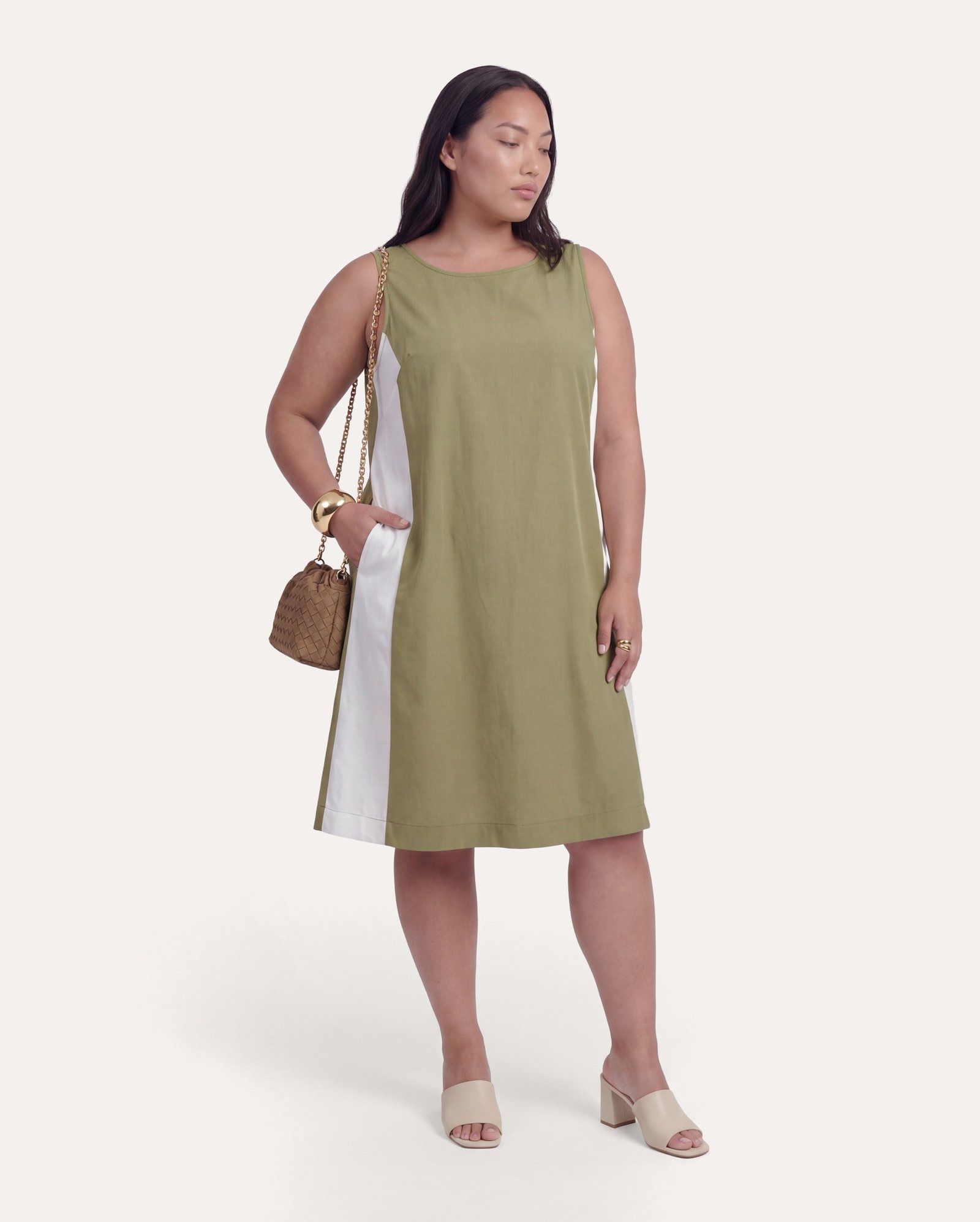Vestido plus size feminino com faixa lateral - verde