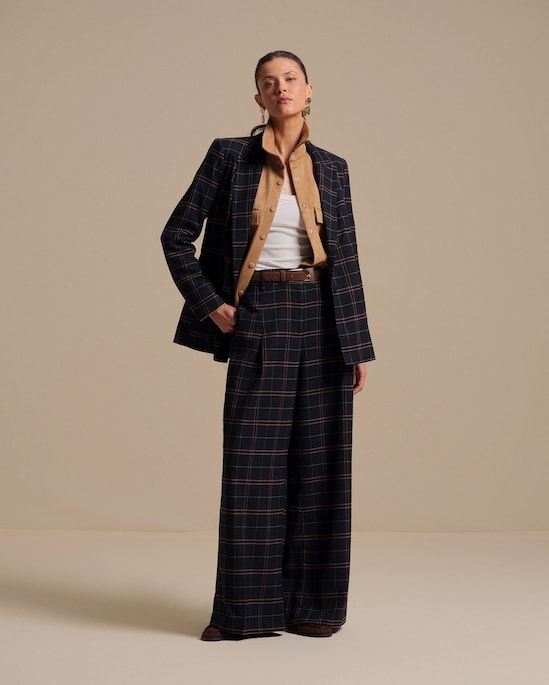 Calça feminina de alfaiataria quadriculada | Silvia Braz + Riachuelo