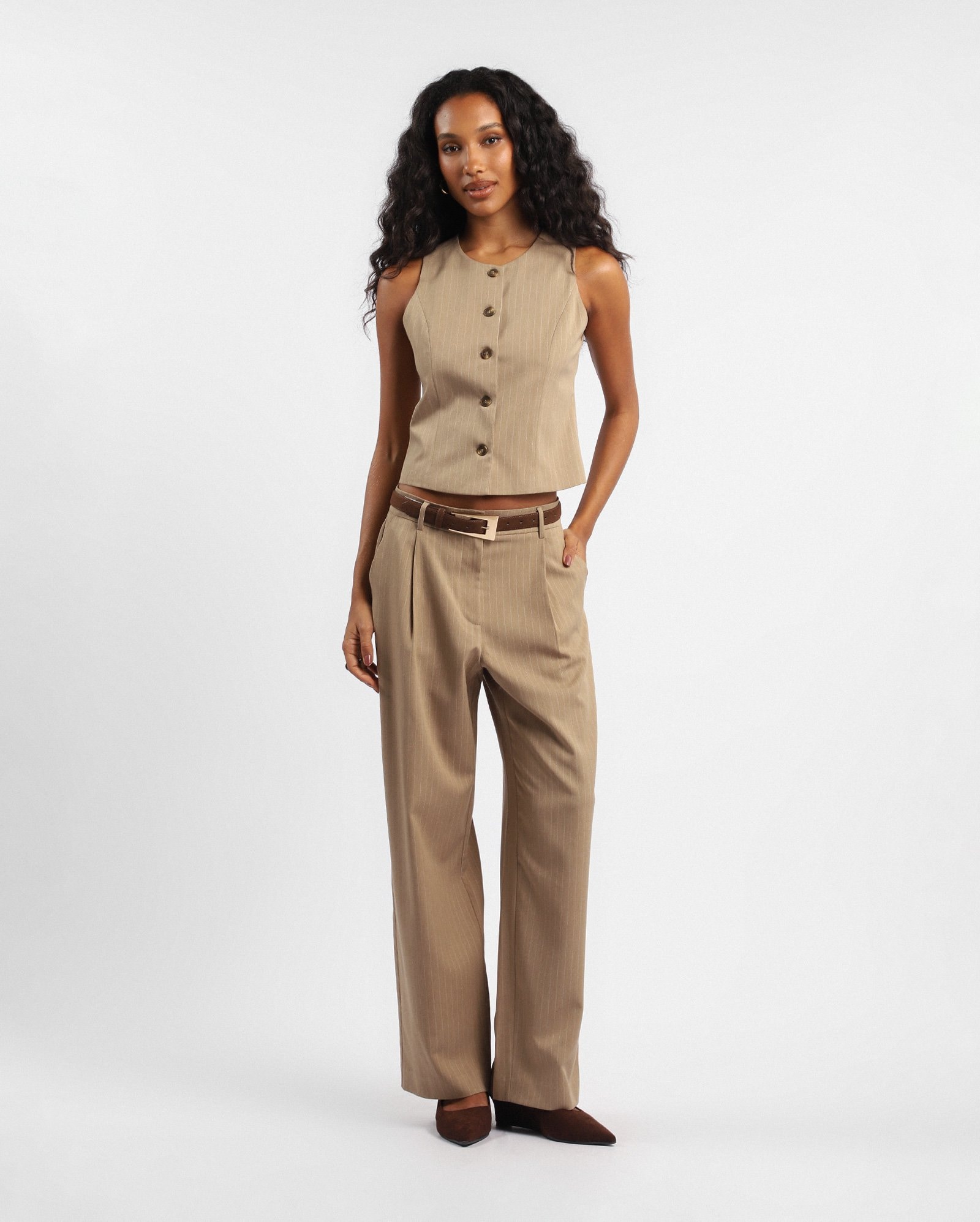 Calça feminina pantalona de alfaiataria risca de giz - Bege