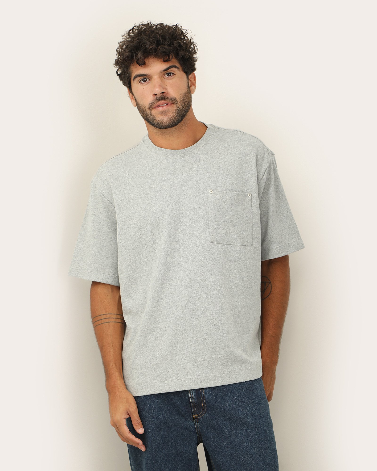 Camiseta masculina Pool boxy com bolso - cinza
