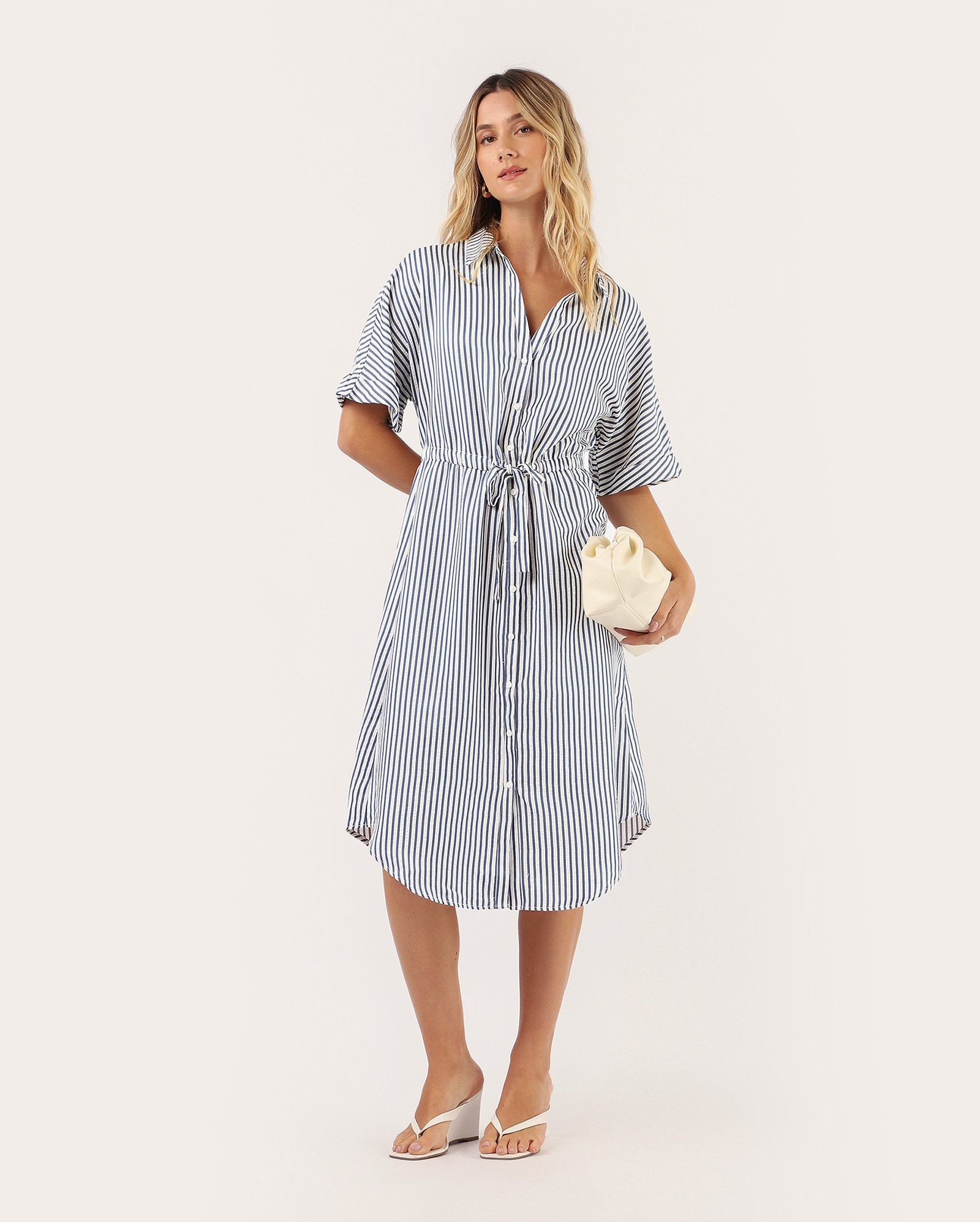 Chemise midi listrada com cordão de amarrar - azul