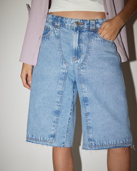 Jorts jeans feminino com recorte - denim médio | Pool Jeans